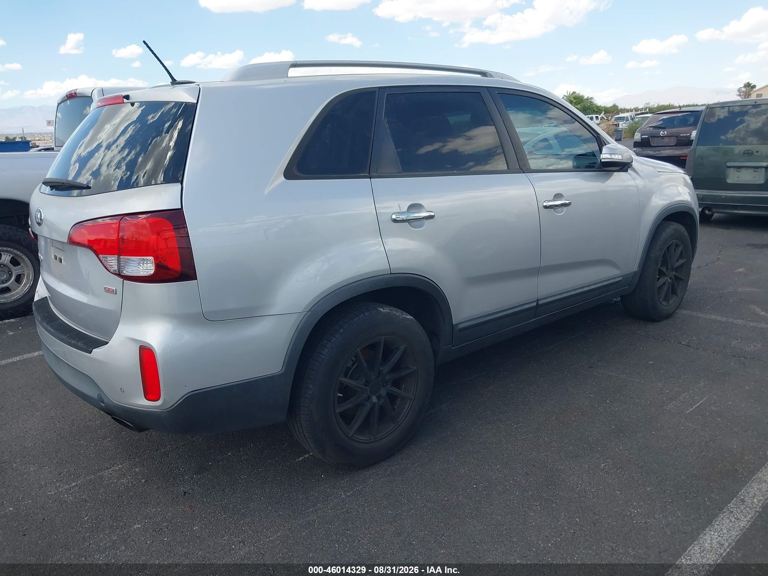 2015 Kia Sorento Lx Silver vin: 5XYKT4A64FG592709