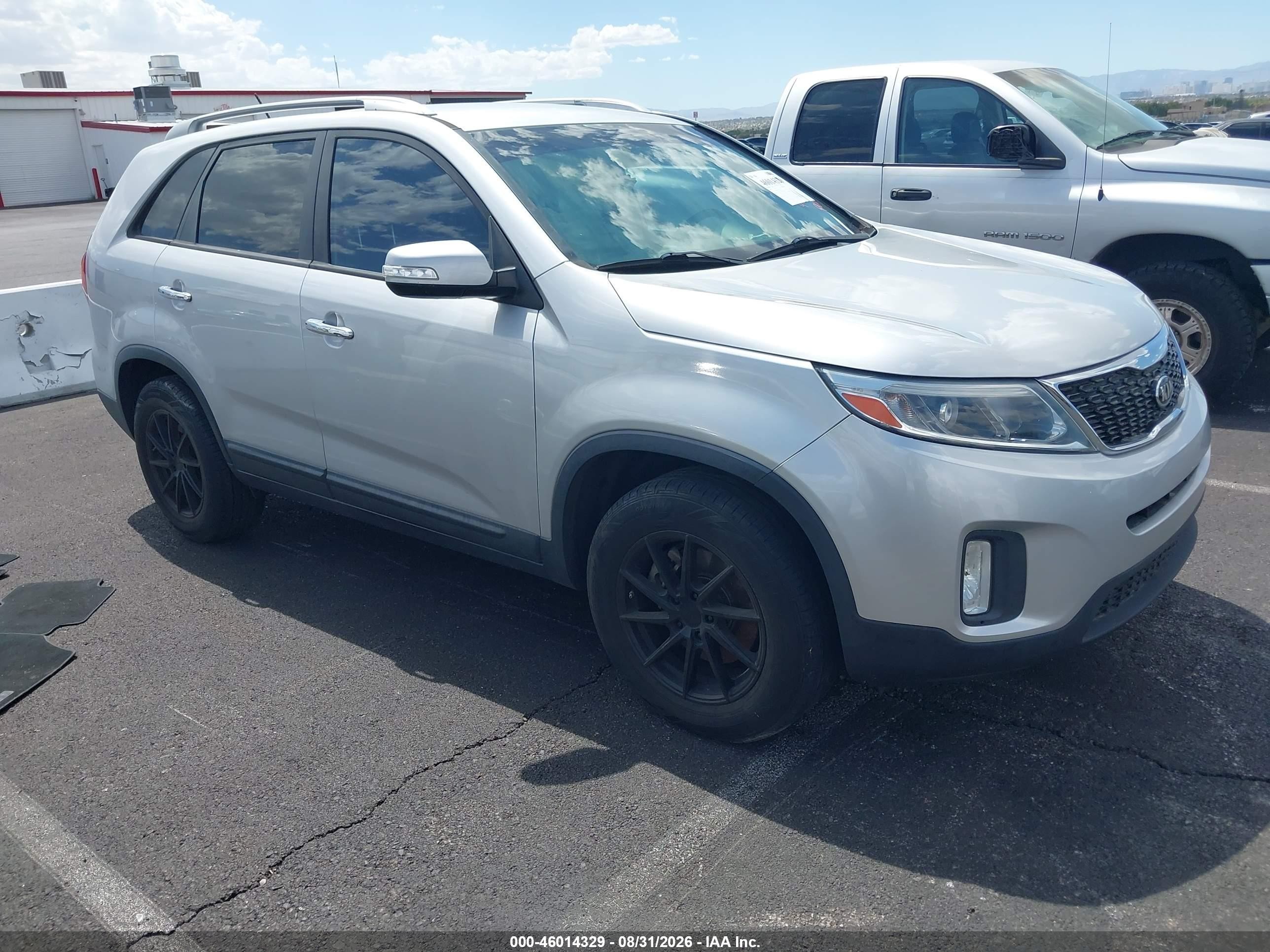 2015 Kia Sorento Lx Silver vin: 5XYKT4A64FG592709