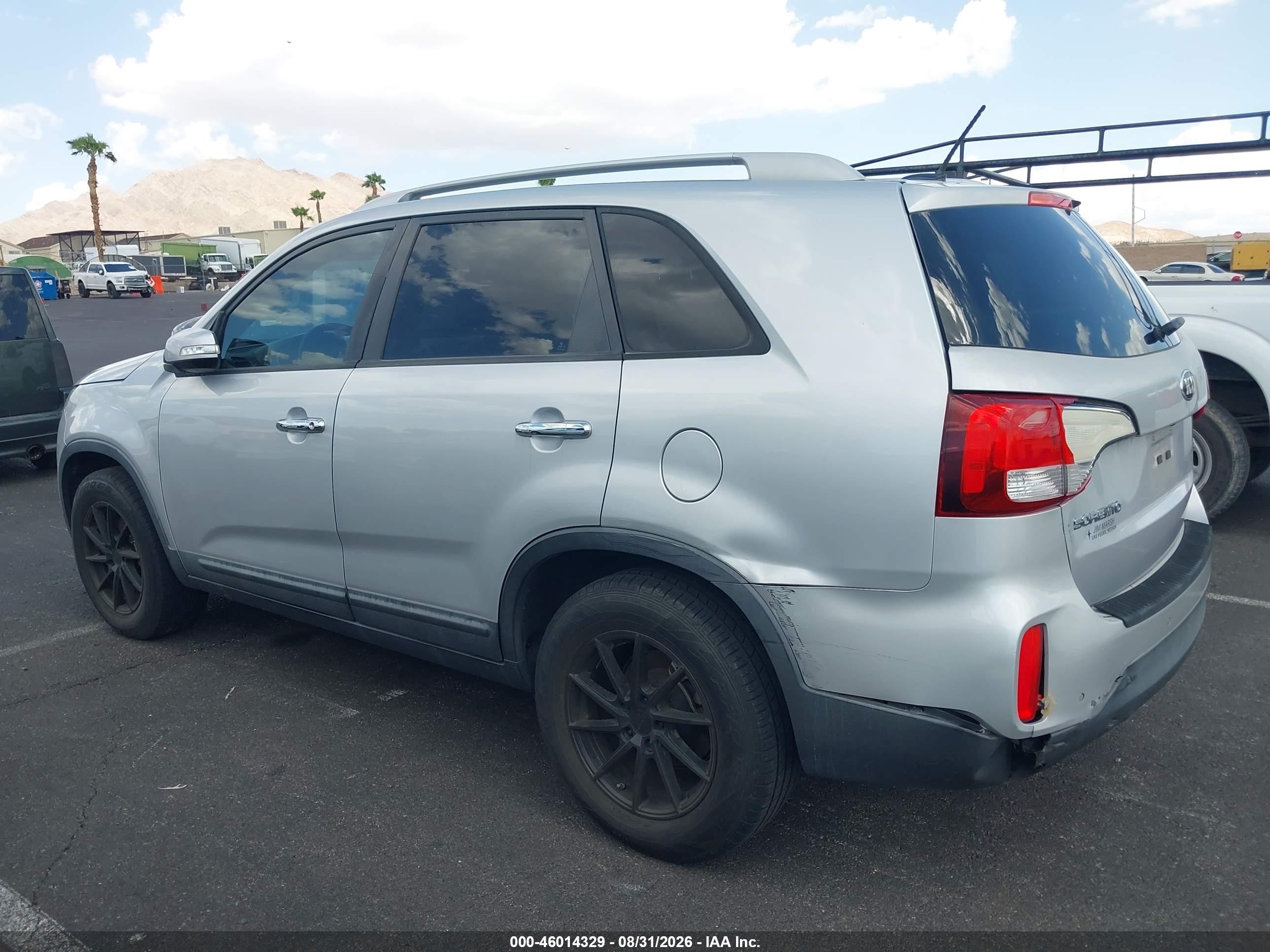 2015 Kia Sorento Lx Silver vin: 5XYKT4A64FG592709