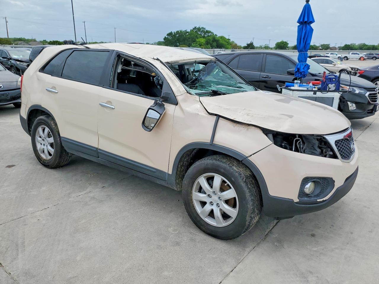 2012 Kia Sorento Lx Beige vin: 5XYKT4A65CG205984