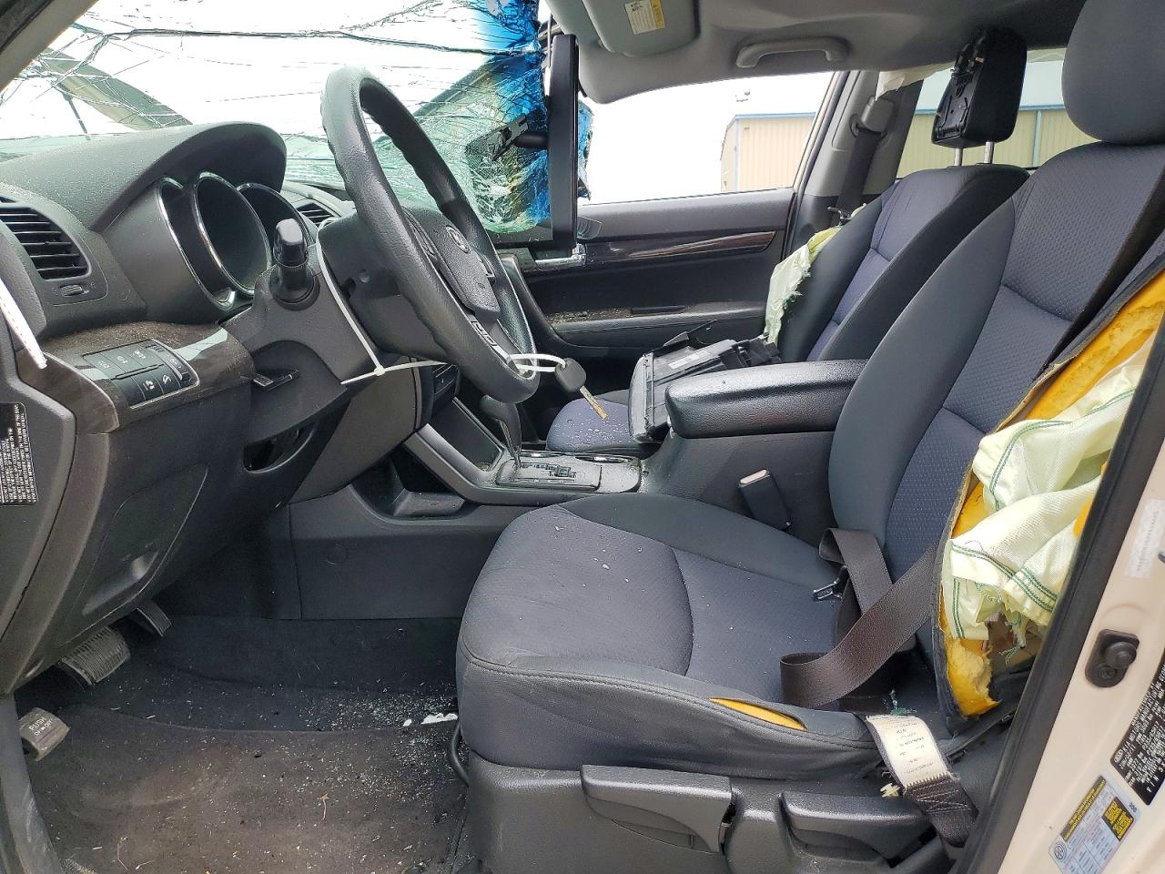 2012 Kia Sorento Lx Beige vin: 5XYKT4A65CG205984