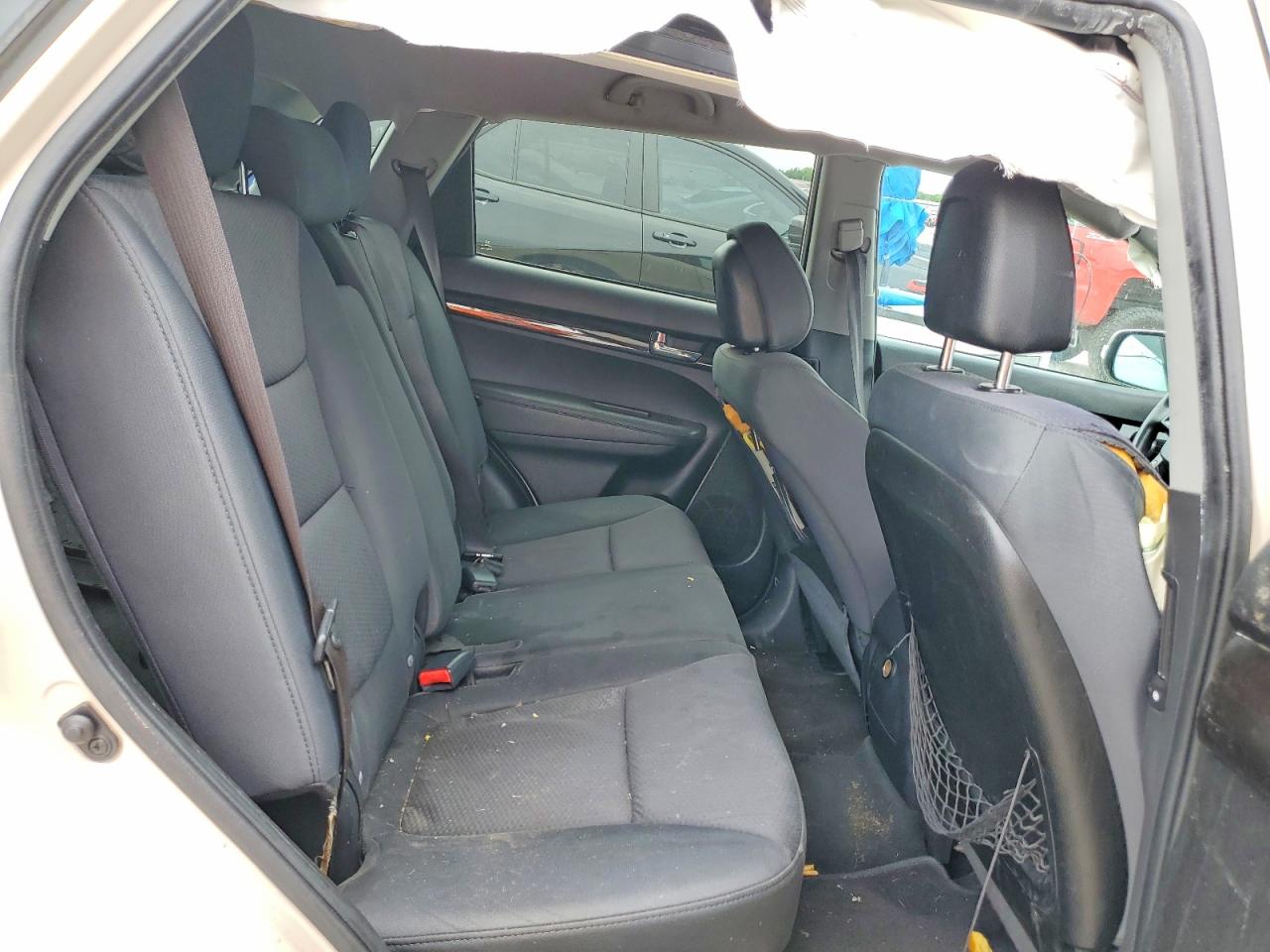 2012 Kia Sorento Lx Beige vin: 5XYKT4A65CG205984