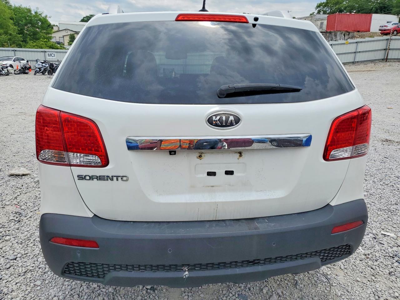 2012 Kia Sorento Lx White vin: 5XYKT4A65CG242498