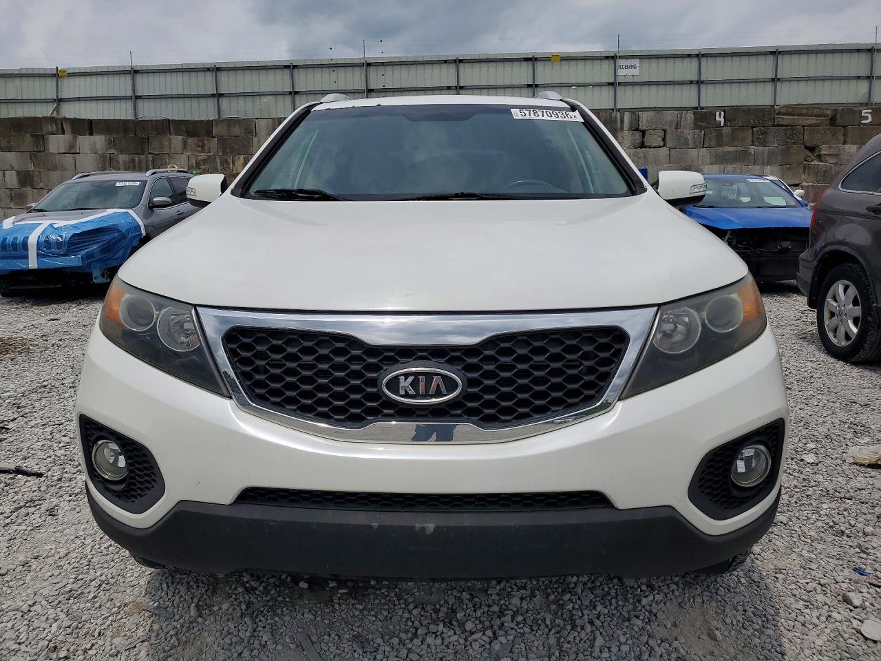 2012 Kia Sorento Lx White vin: 5XYKT4A65CG242498