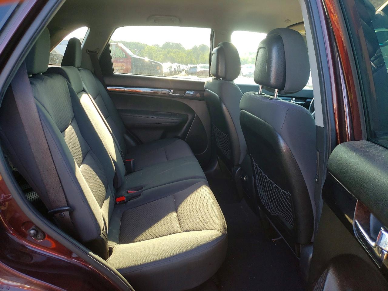 2013 Kia Sorento Lx Maroon vin: 5XYKT4A65DG329917