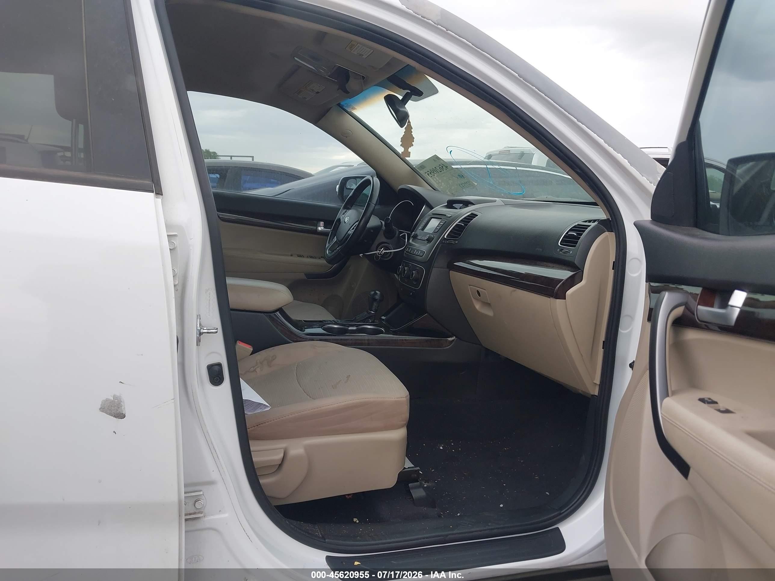 2014 Kia Sorento Lx White vin: 5XYKT4A65EG472173