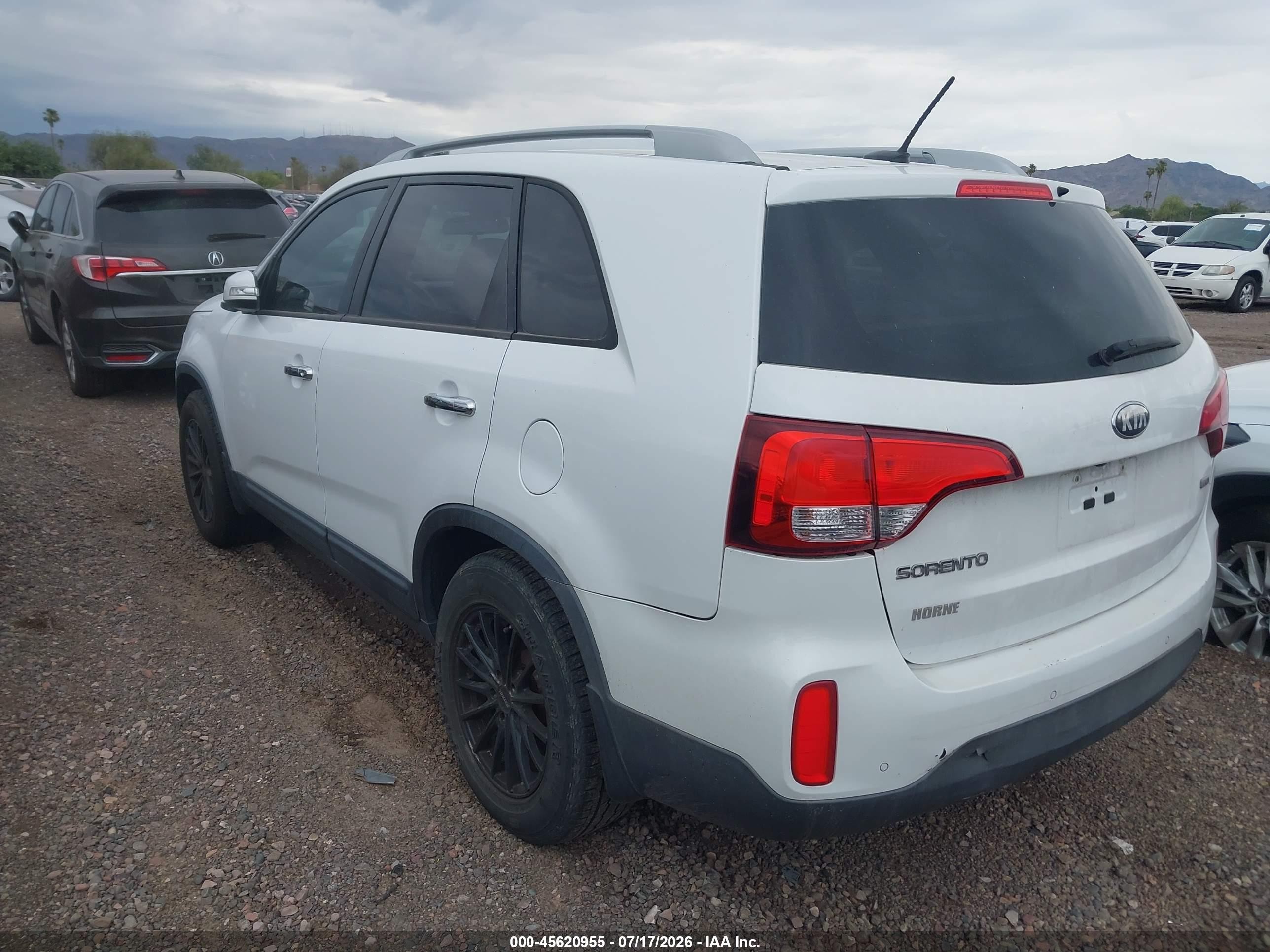 2014 Kia Sorento Lx White vin: 5XYKT4A65EG472173