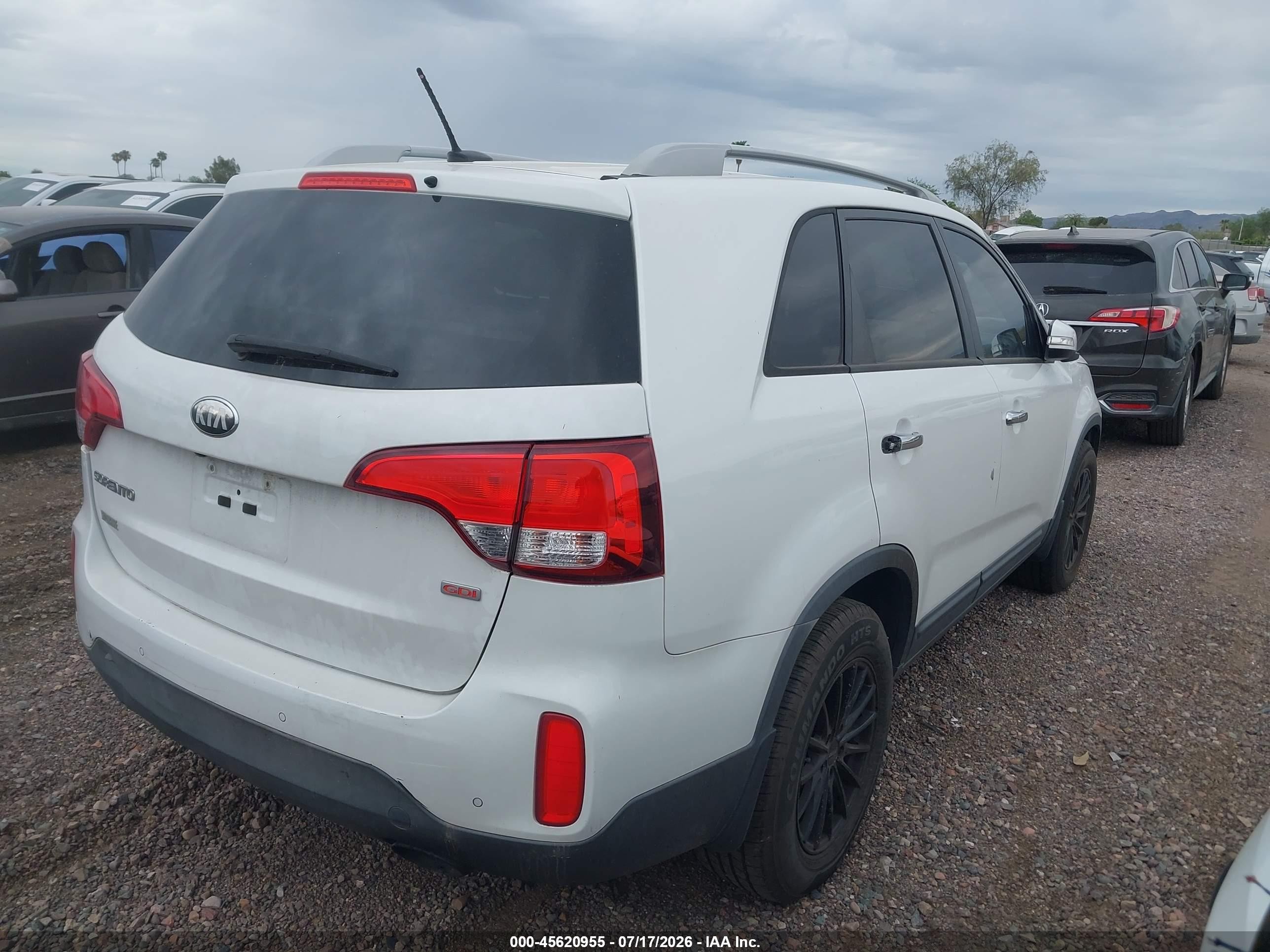 2014 Kia Sorento Lx White vin: 5XYKT4A65EG472173