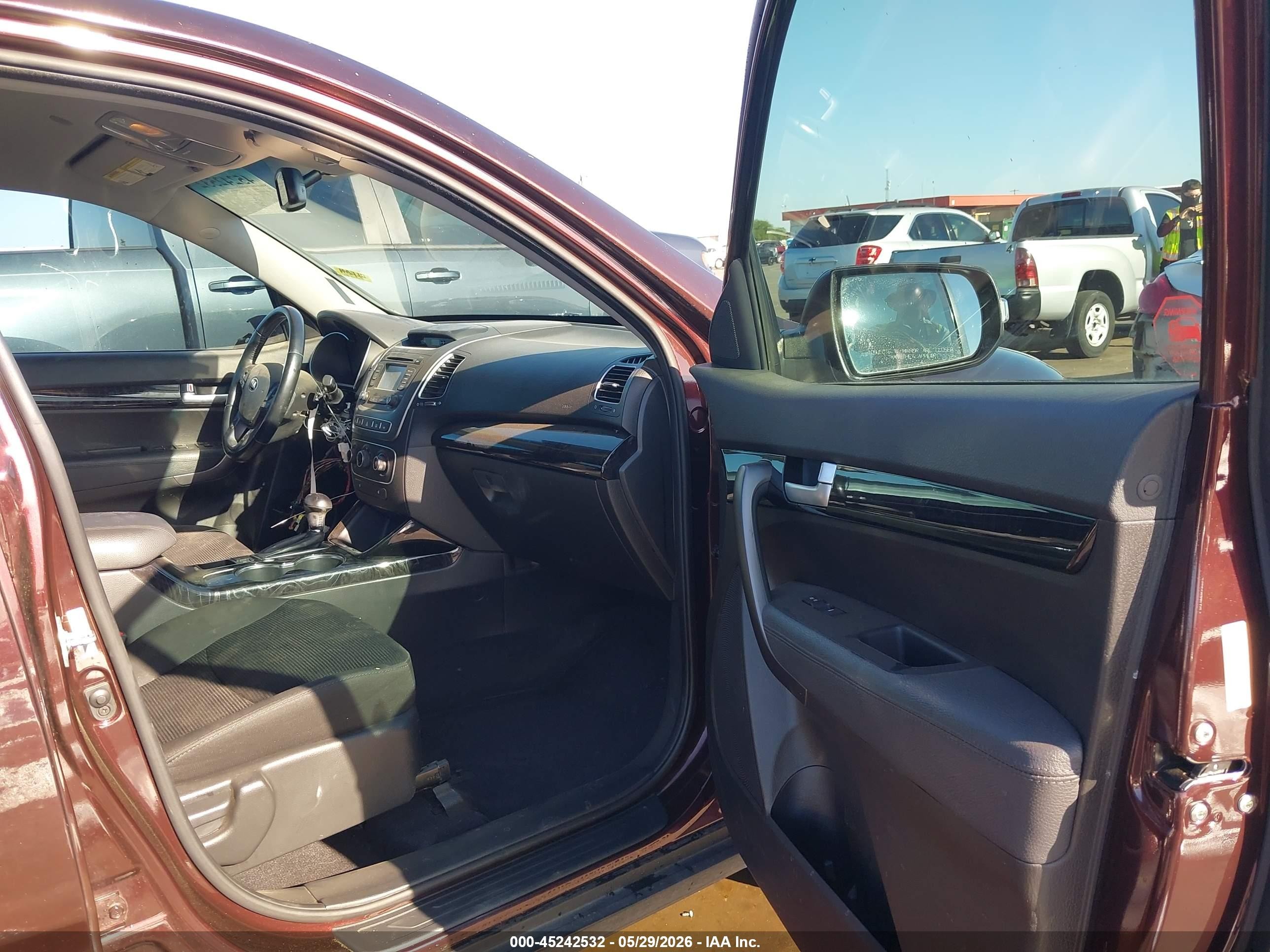 2015 Kia Sorento Lx Maroon vin: 5XYKT4A65FG635891