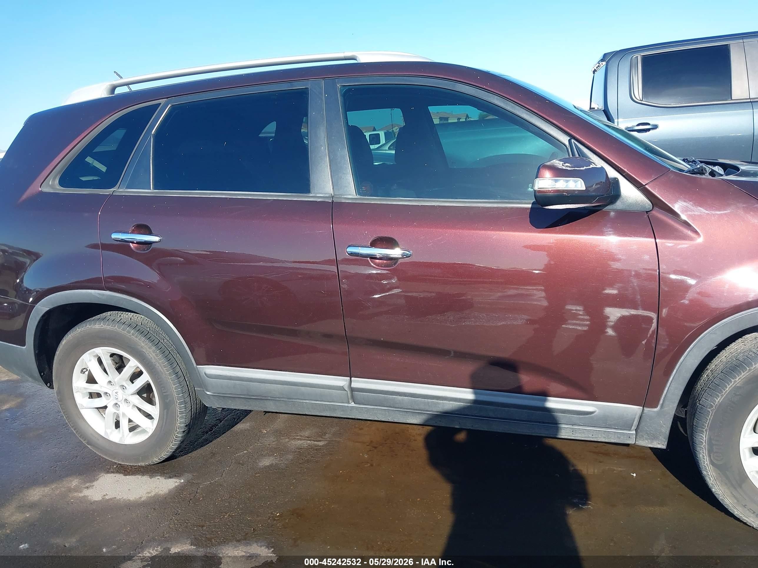 2015 Kia Sorento Lx Maroon vin: 5XYKT4A65FG635891
