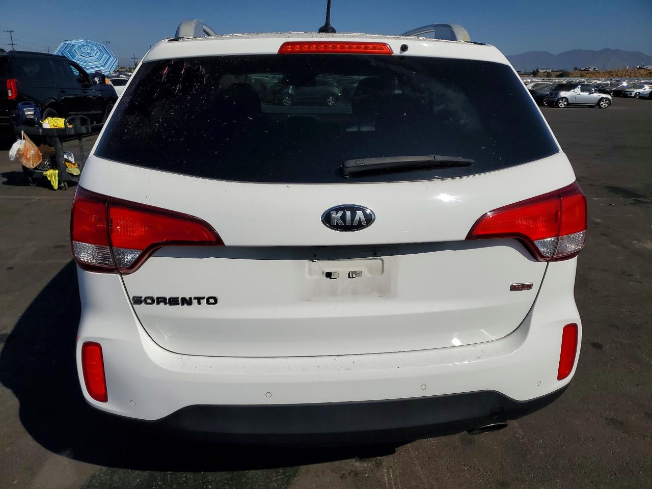 2015 Kia Sorento Lx White vin: 5XYKT4A65FG644817