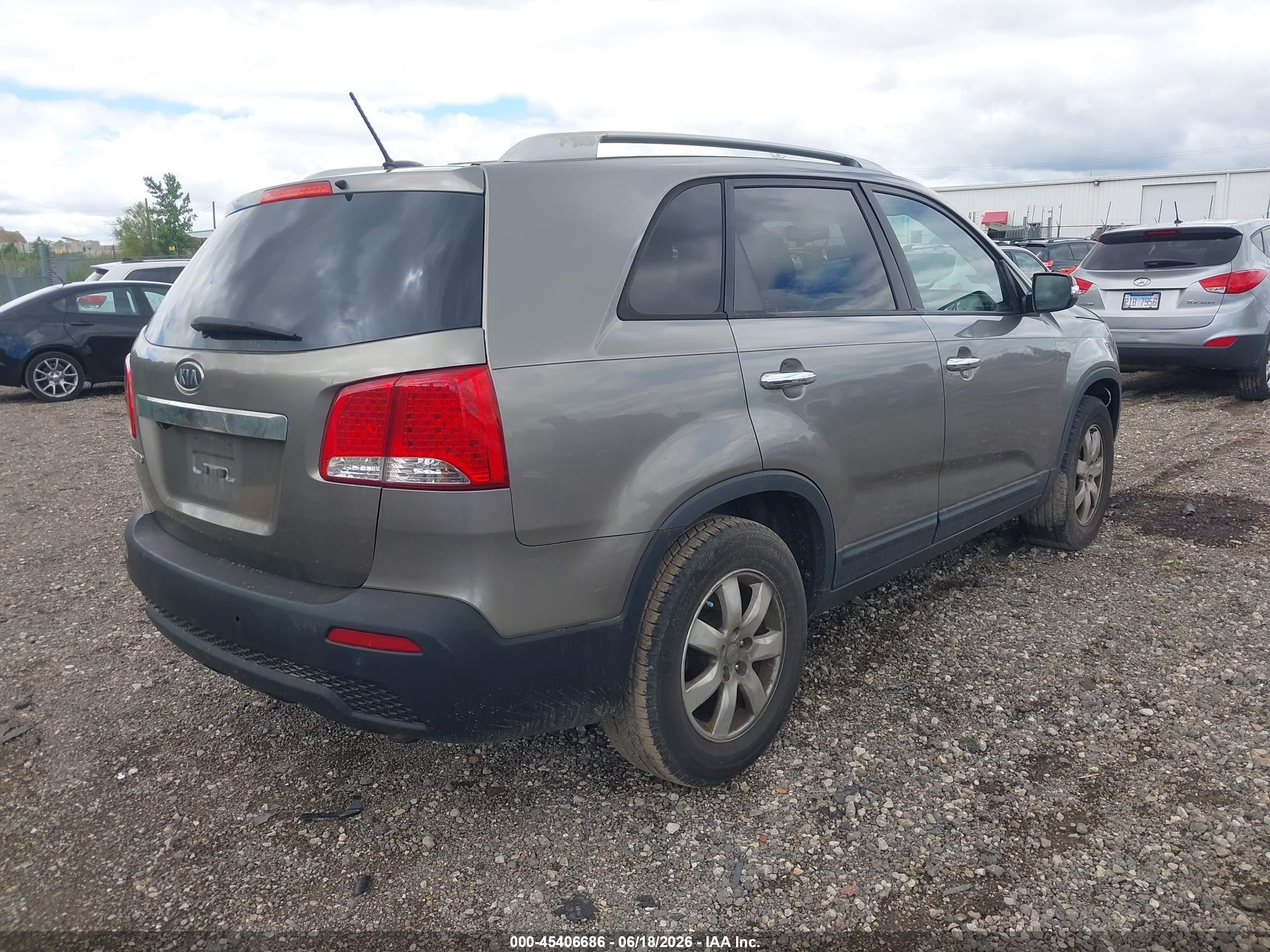 2013 Kia Sorento Lx Silver vin: 5XYKT4A66DG313144