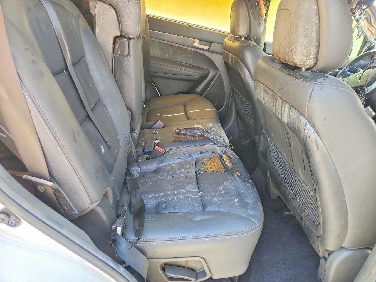2014 Kia Sorento Lx White vin: 5XYKT4A66EG495686
