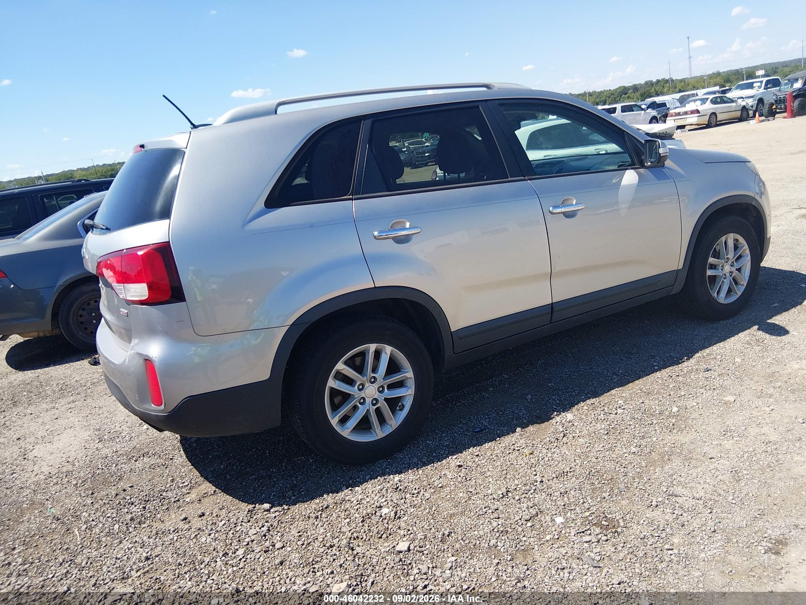 2015 Kia Sorento Lx Золотой vin: 5XYKT4A66FG567729