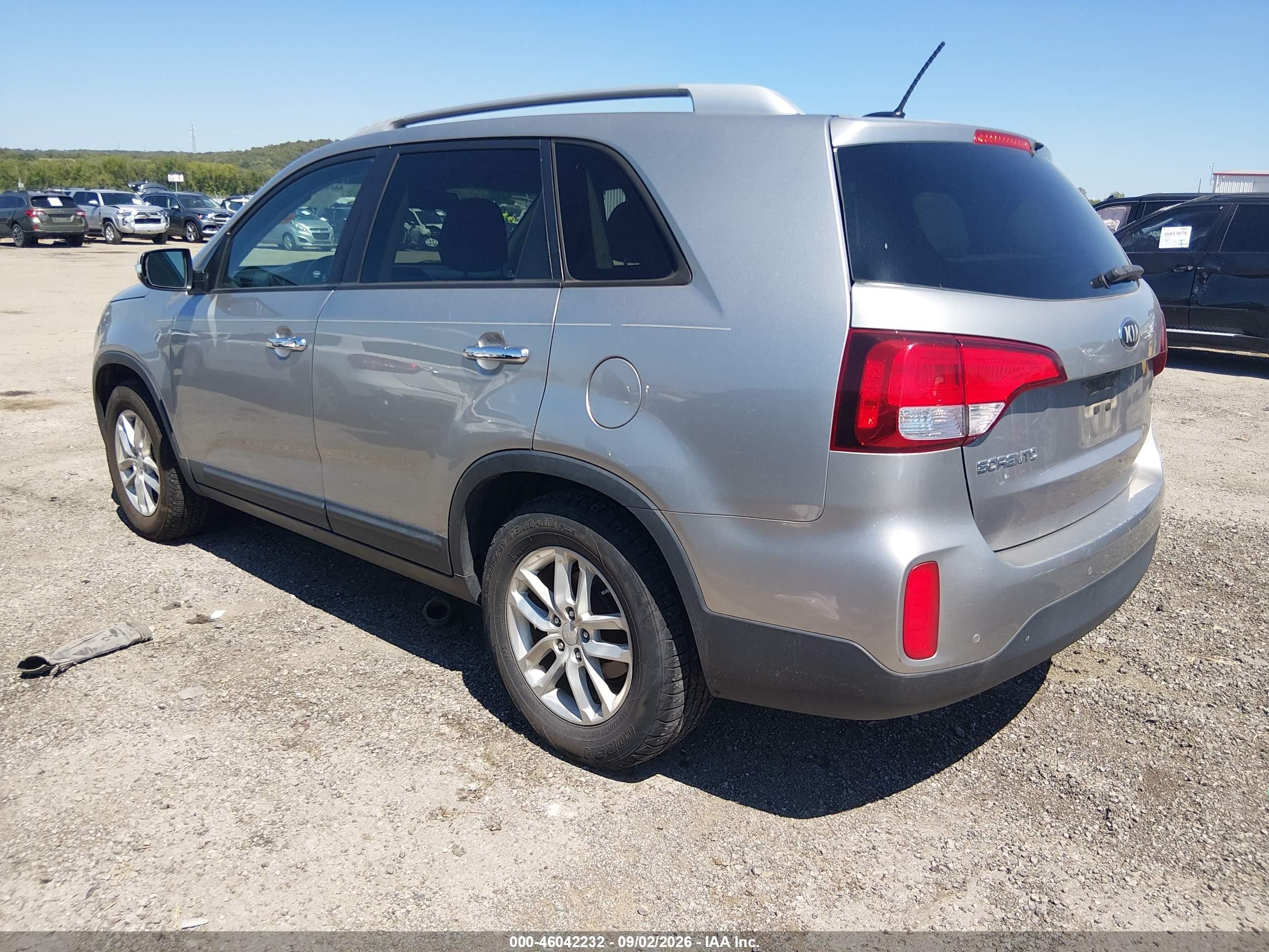 2015 Kia Sorento Lx Золотой vin: 5XYKT4A66FG567729