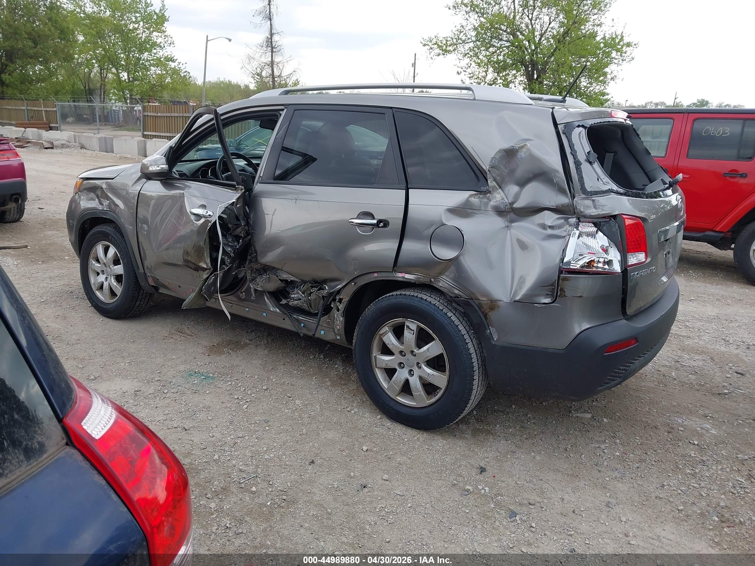2013 Kia Sorento Lx Silver vin: 5XYKT4A67DG354138