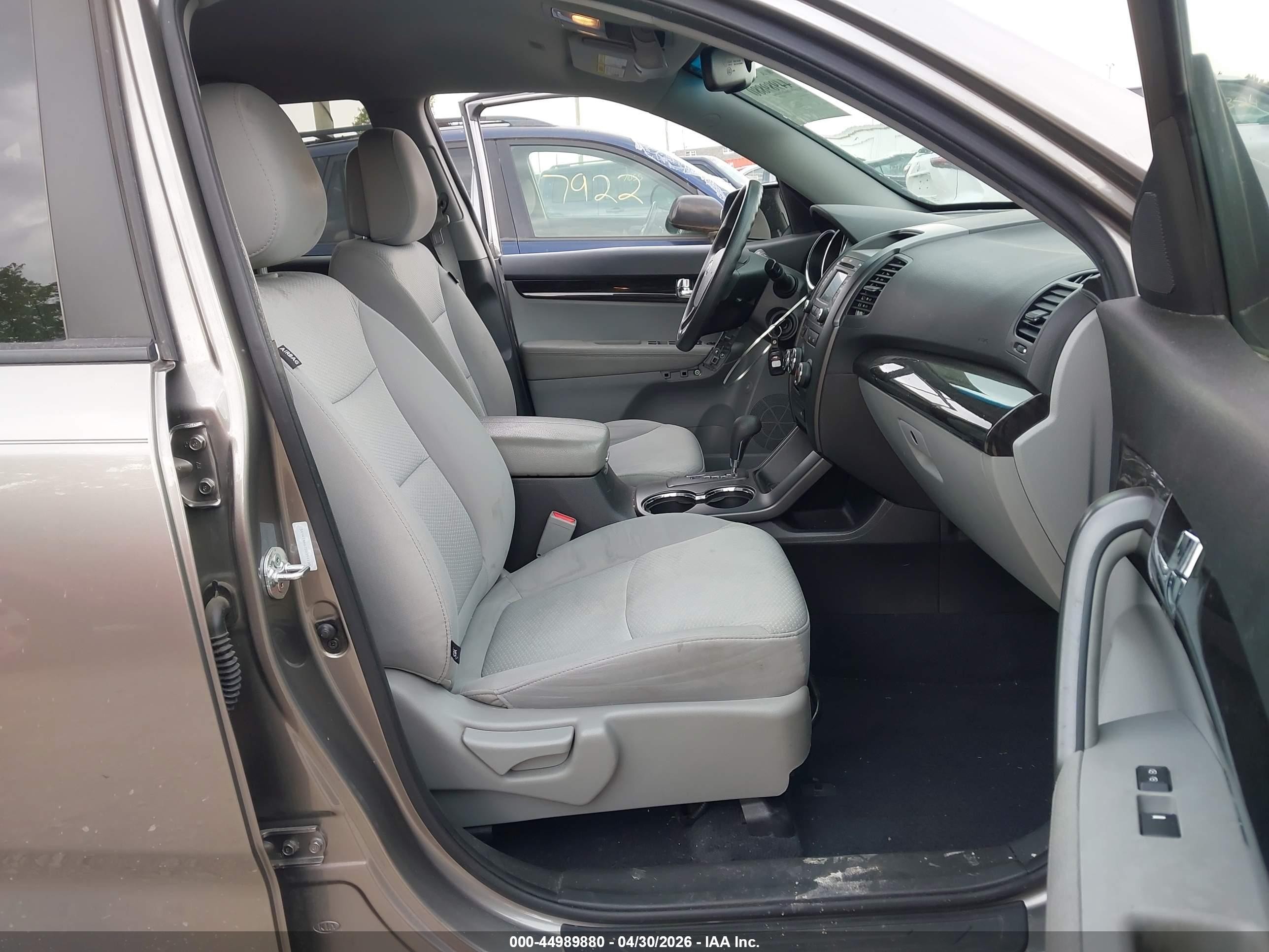 2013 Kia Sorento Lx Silver vin: 5XYKT4A67DG354138