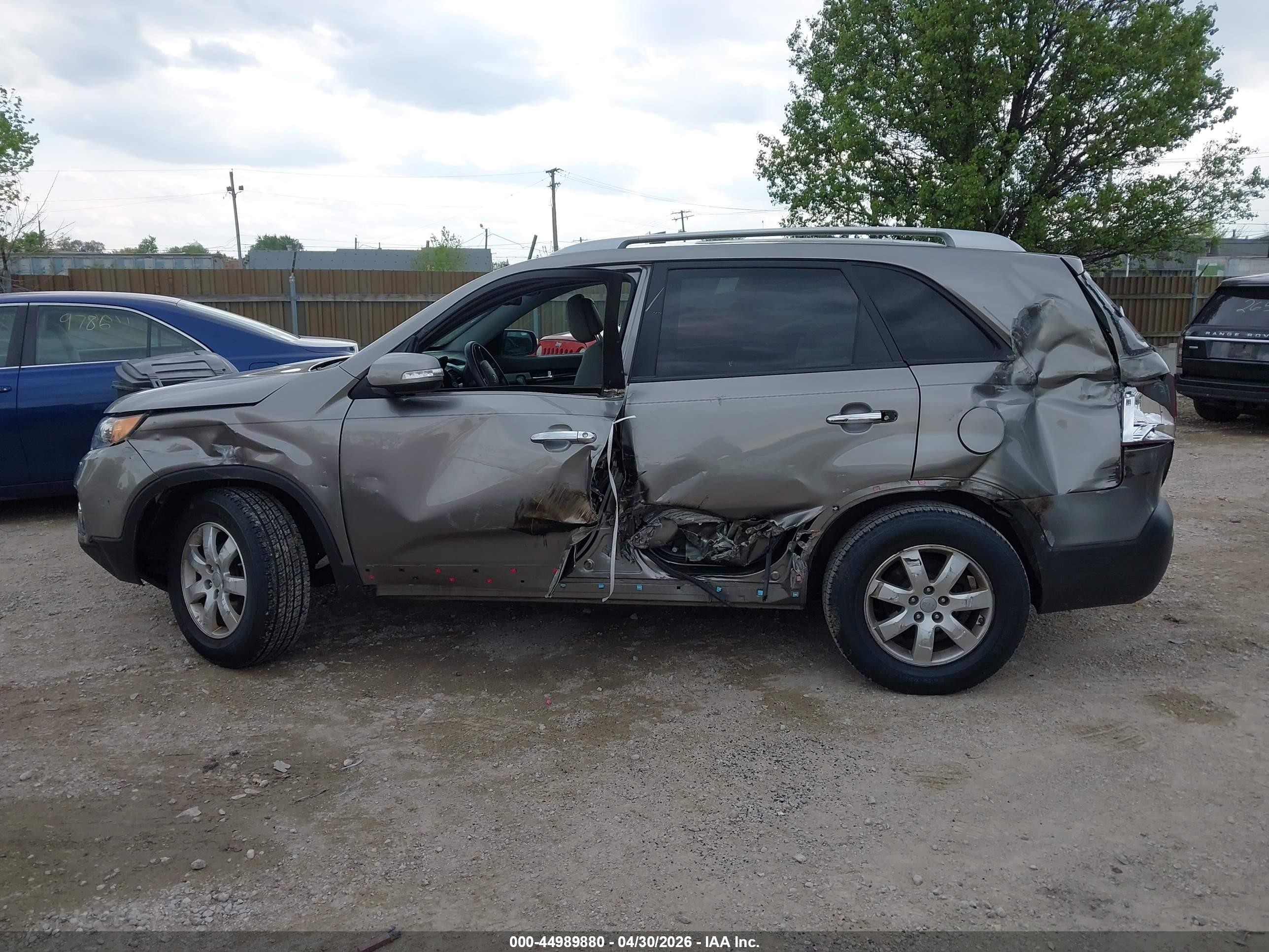2013 Kia Sorento Lx Silver vin: 5XYKT4A67DG354138