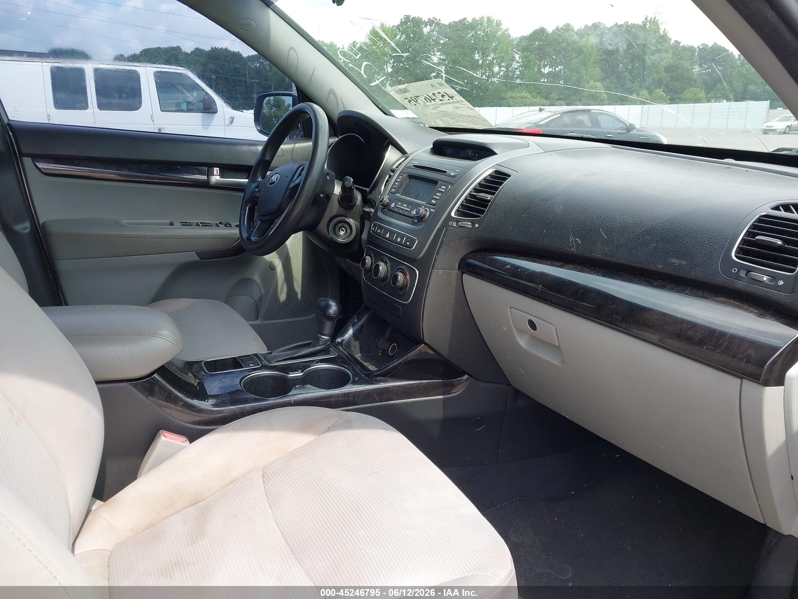 2014 Kia Sorento Lx Silver vin: 5XYKT4A67EG425789