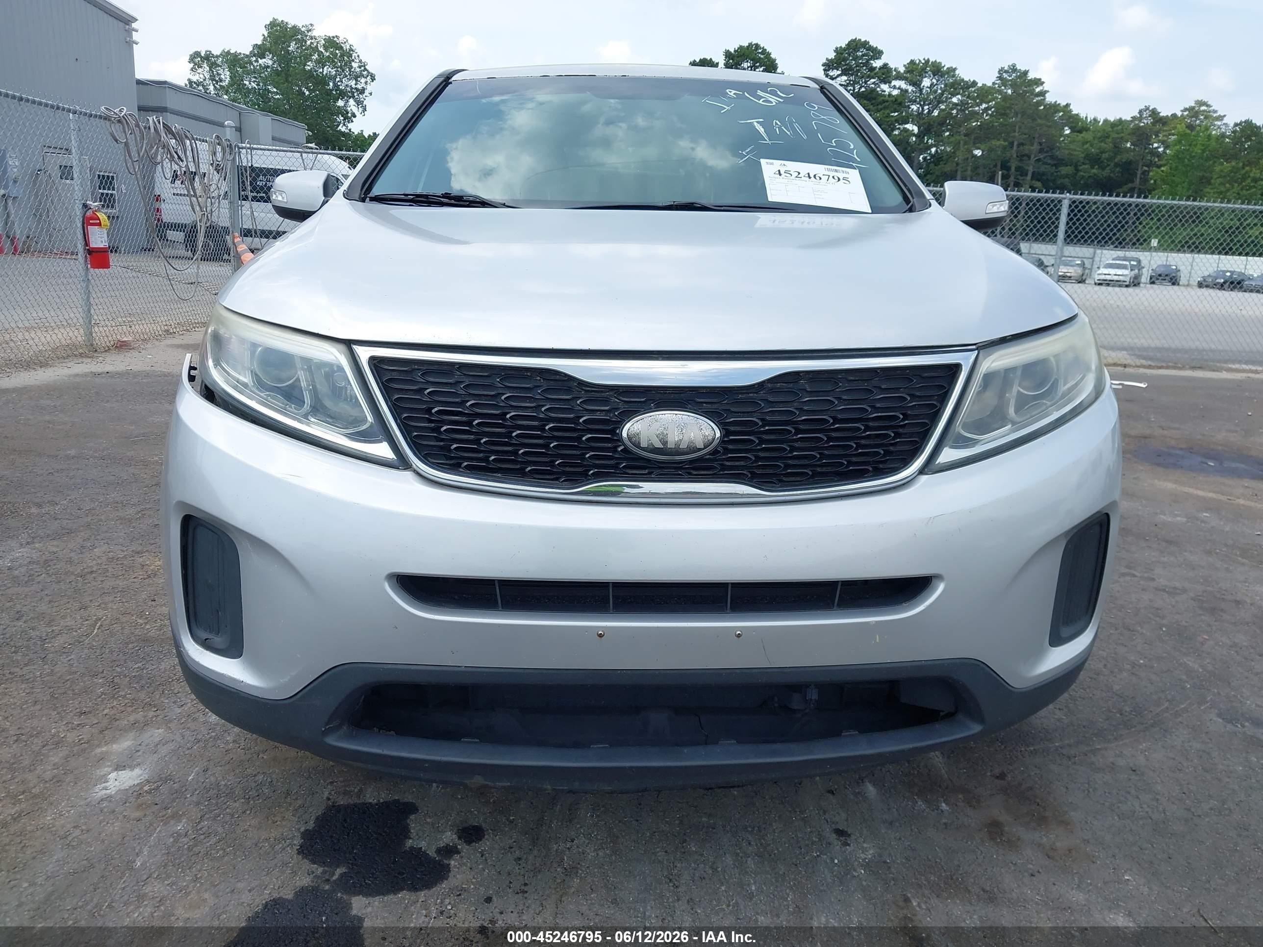 2014 Kia Sorento Lx Silver vin: 5XYKT4A67EG425789