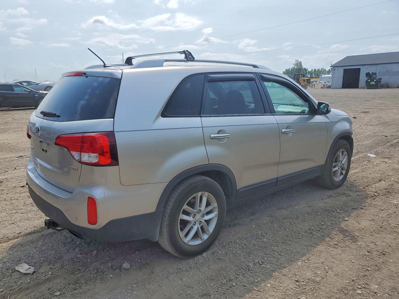 2015 Kia Sorento Lx Silver vin: 5XYKT4A67FG581347