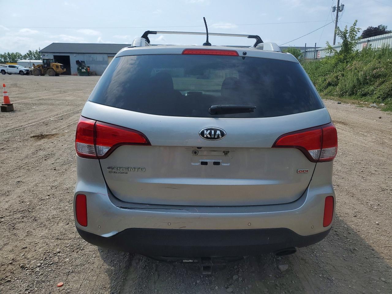 2015 Kia Sorento Lx Silver vin: 5XYKT4A67FG581347