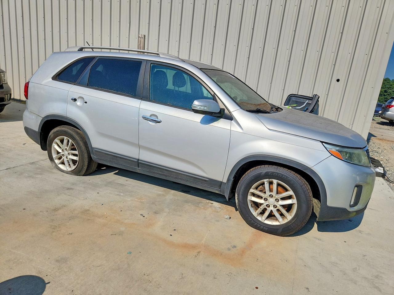 2015 Kia Sorento Lx Silver vin: 5XYKT4A67FG620325