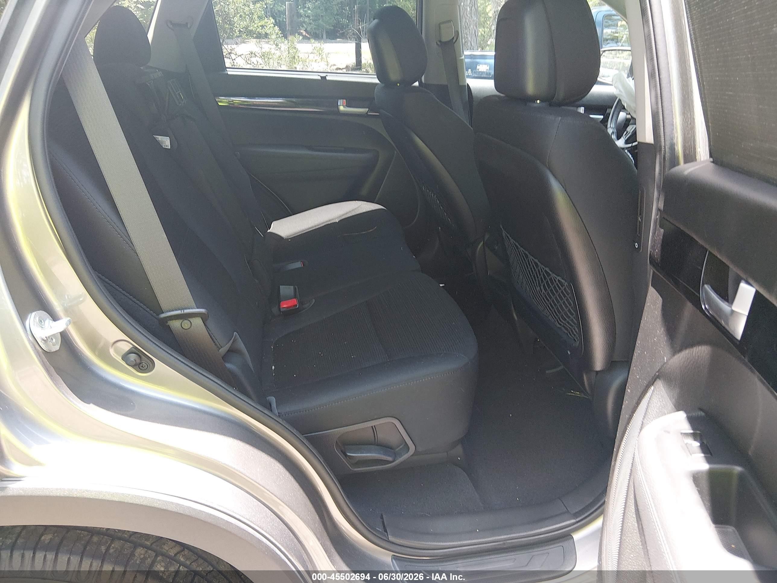 2015 Kia Sorento Lx Серебряный vin: 5XYKT4A67FG659187