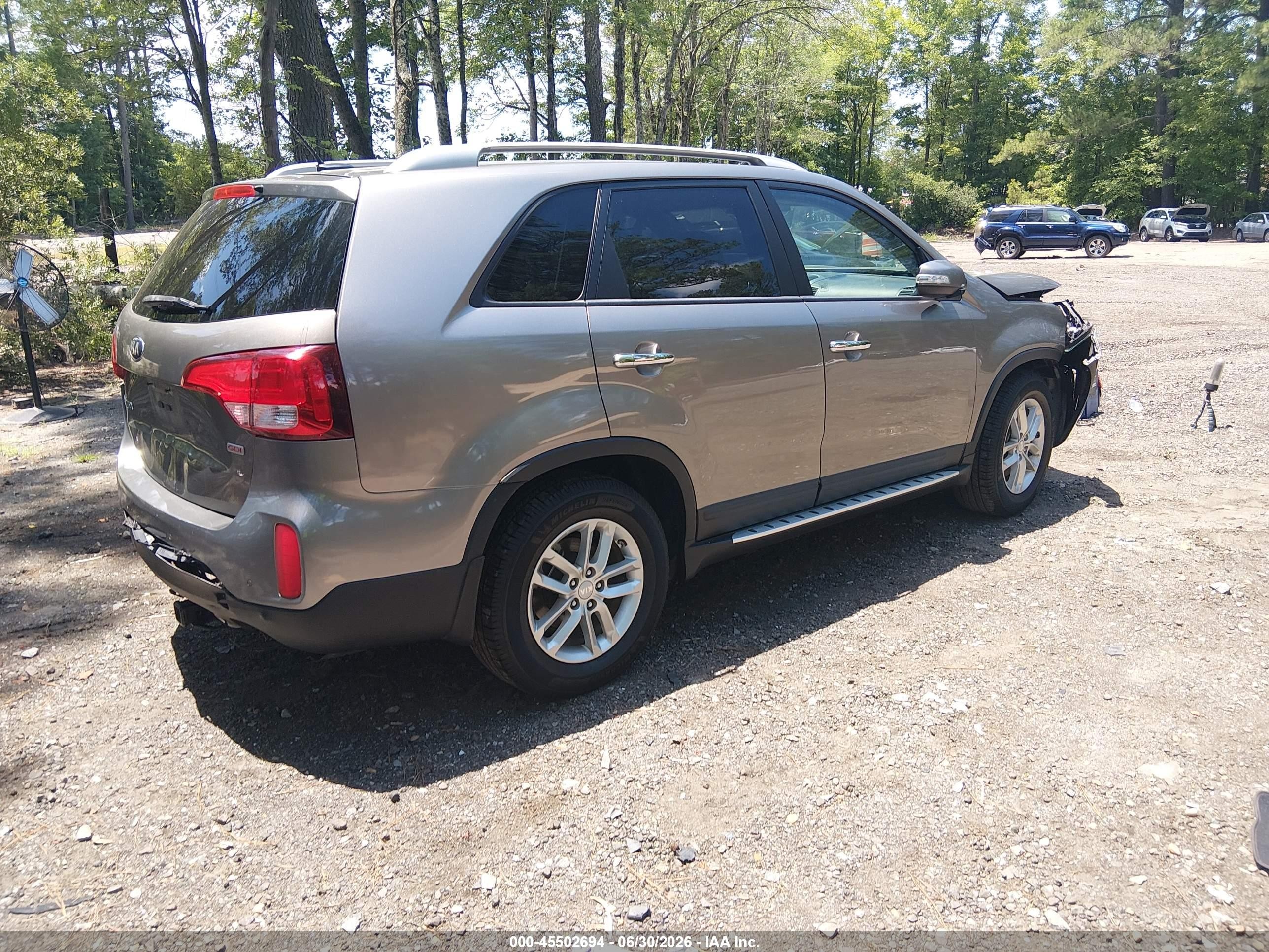 2015 Kia Sorento Lx Серебряный vin: 5XYKT4A67FG659187