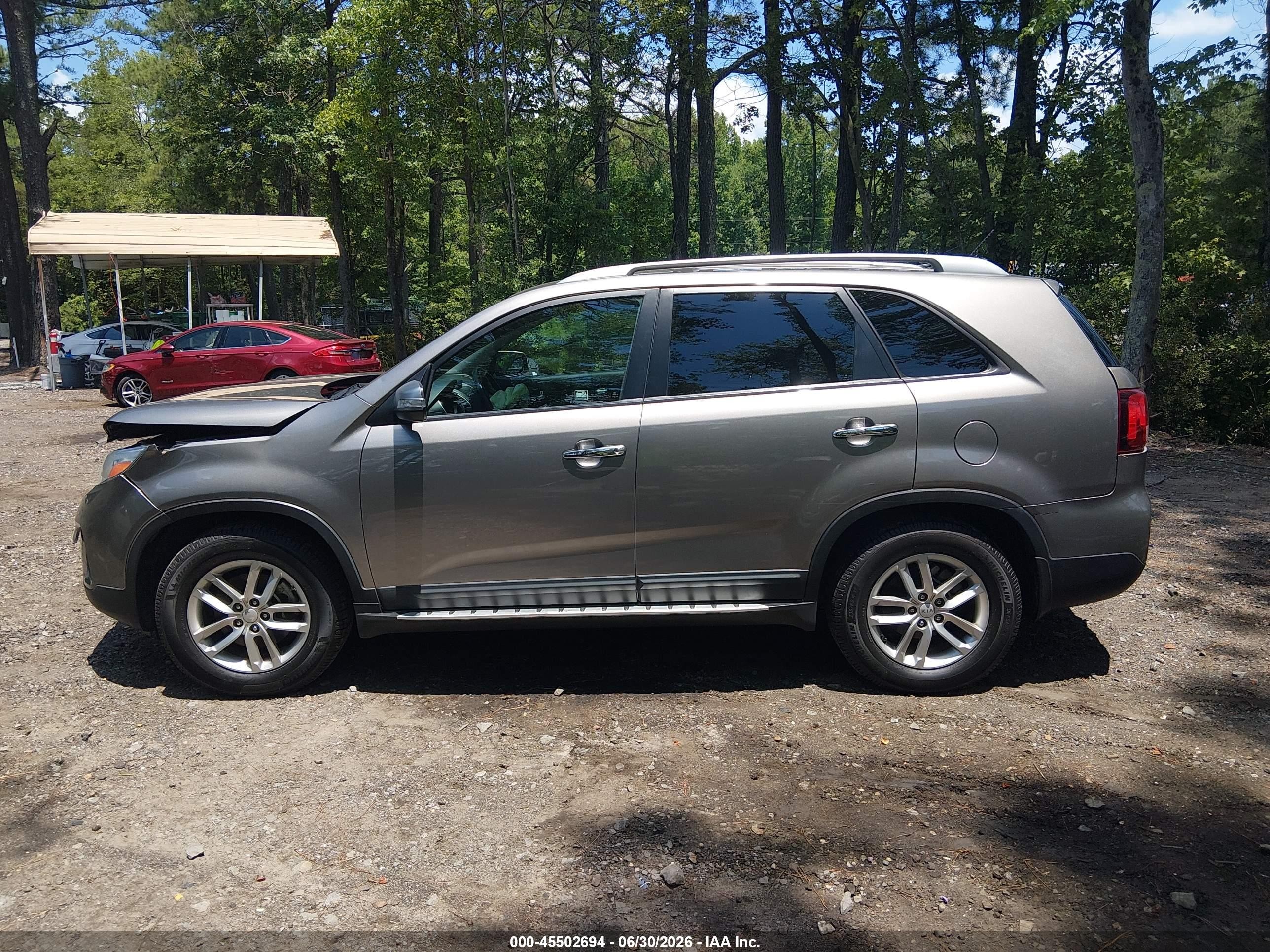 2015 Kia Sorento Lx Серебряный vin: 5XYKT4A67FG659187
