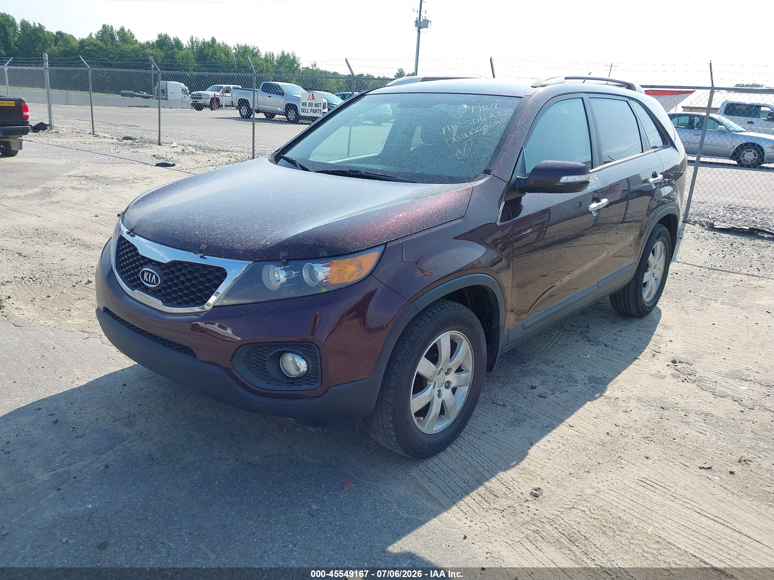 2013 Kia Sorento Lx Burgundy vin: 5XYKT4A68DG324355