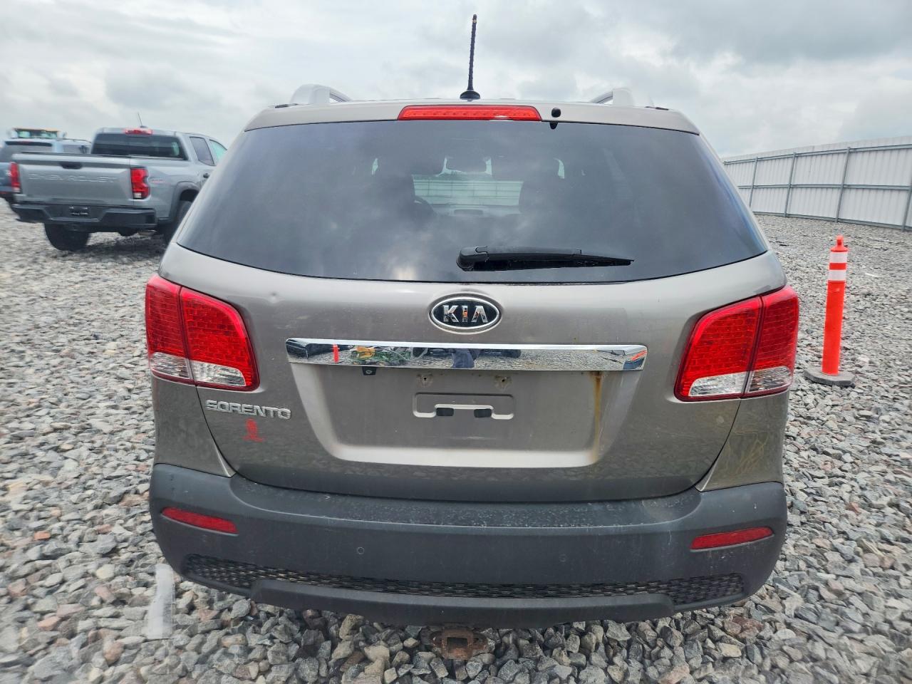 2013 Kia Sorento Lx Gray vin: 5XYKT4A68DG421507