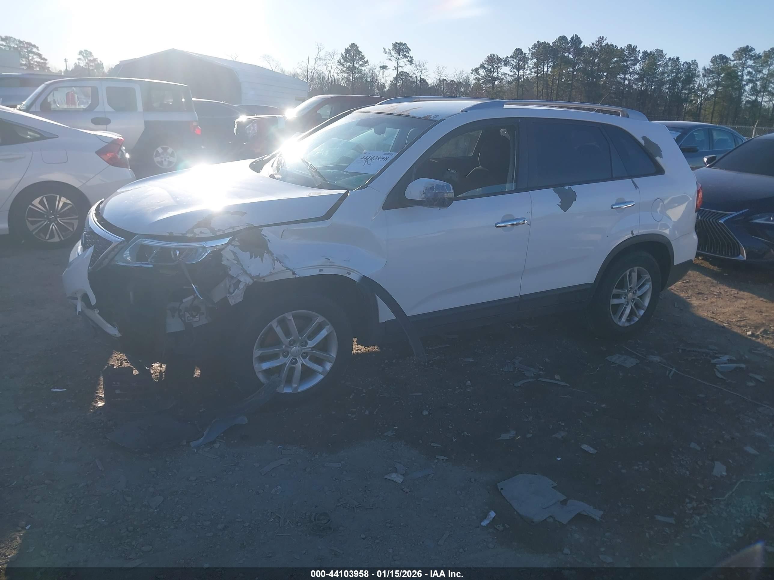 2014 Kia Sorento Lx White vin: 5XYKT4A68EG468005