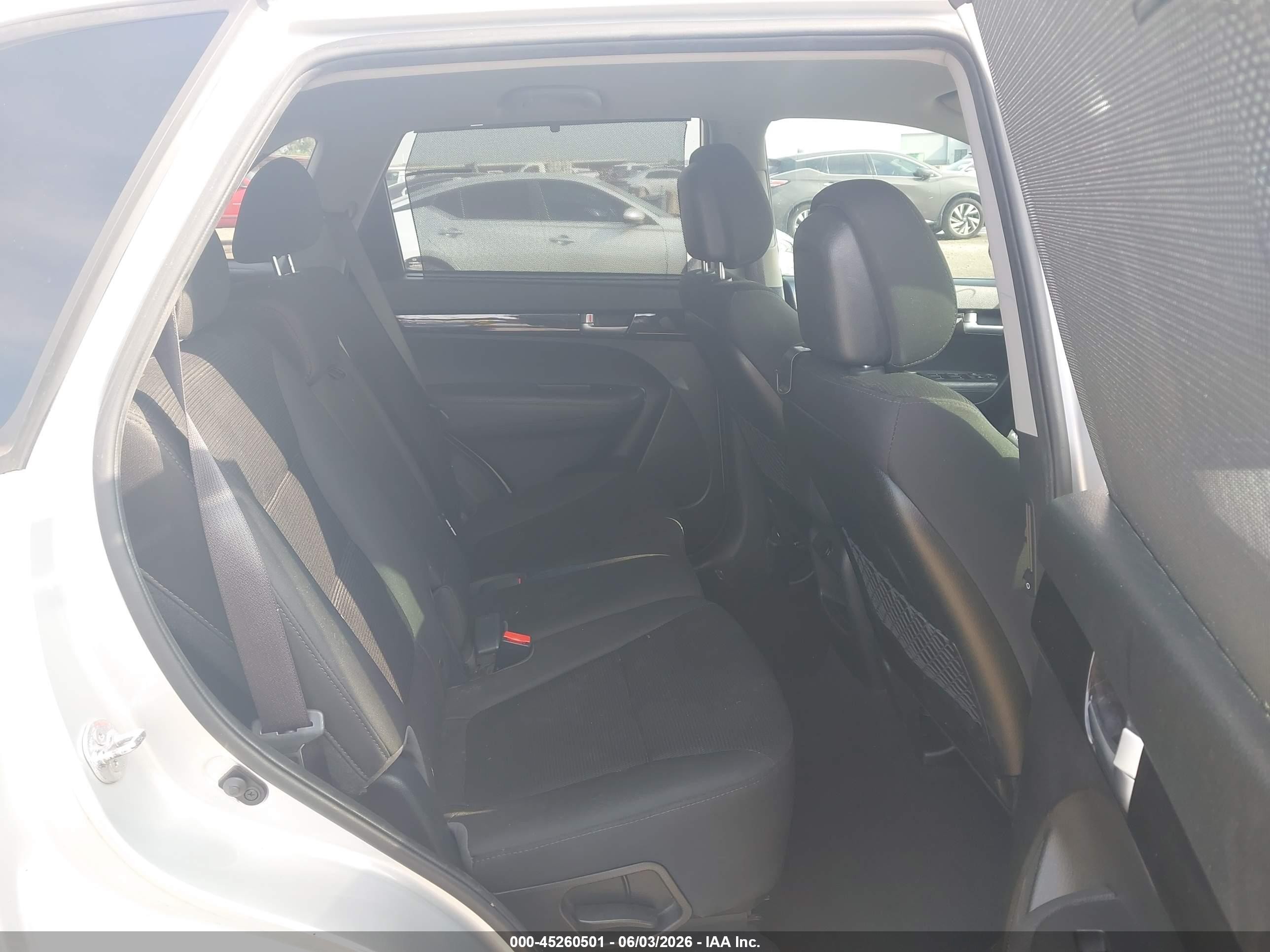 2014 Kia Sorento Lx Silver vin: 5XYKT4A68EG506753