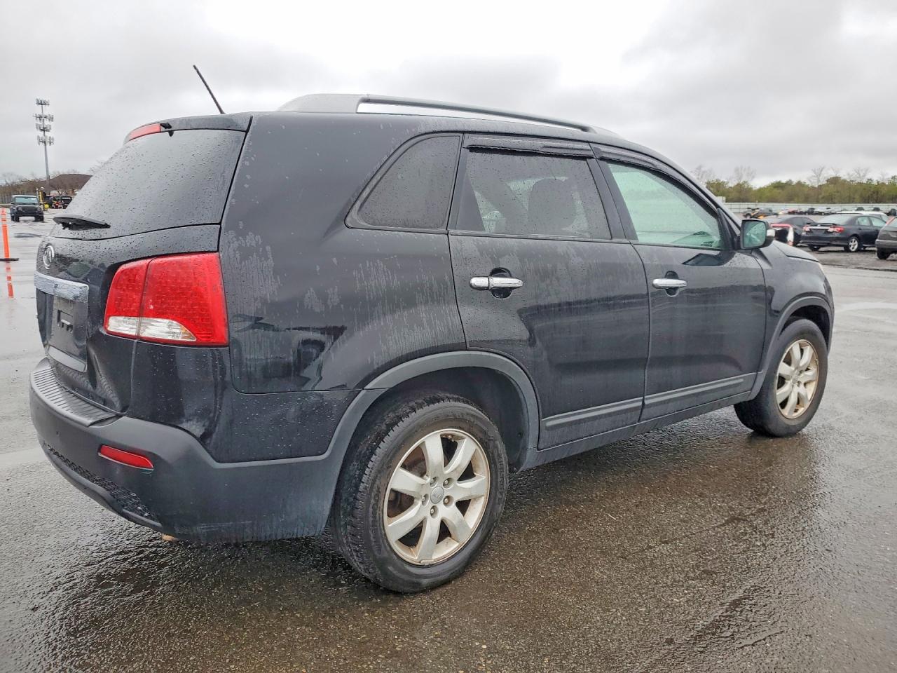 2013 Kia Sorento Lx Черный vin: 5XYKT4A69DG398951