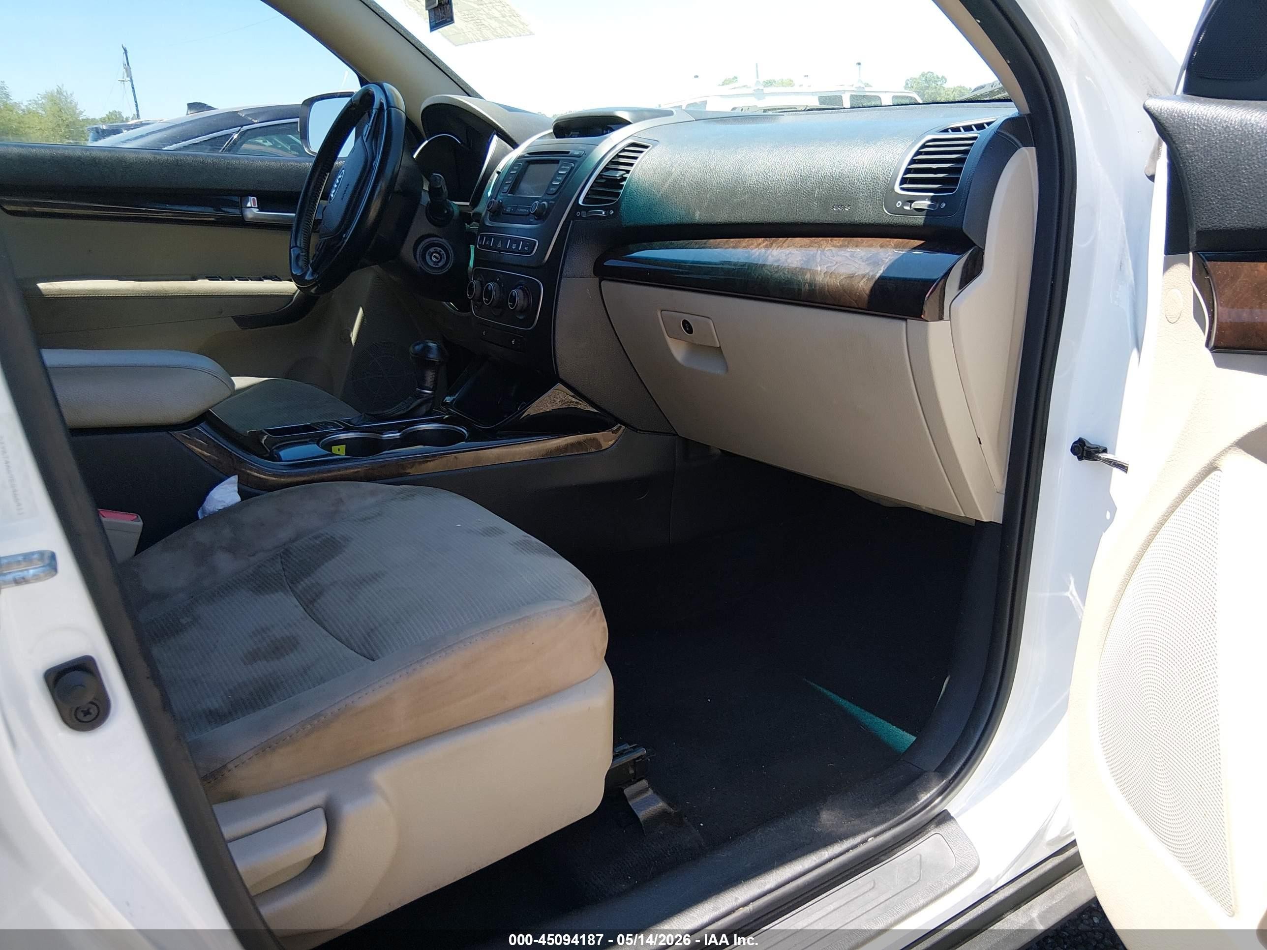 2014 Kia Sorento Lx Белый vin: 5XYKT4A69EG466411
