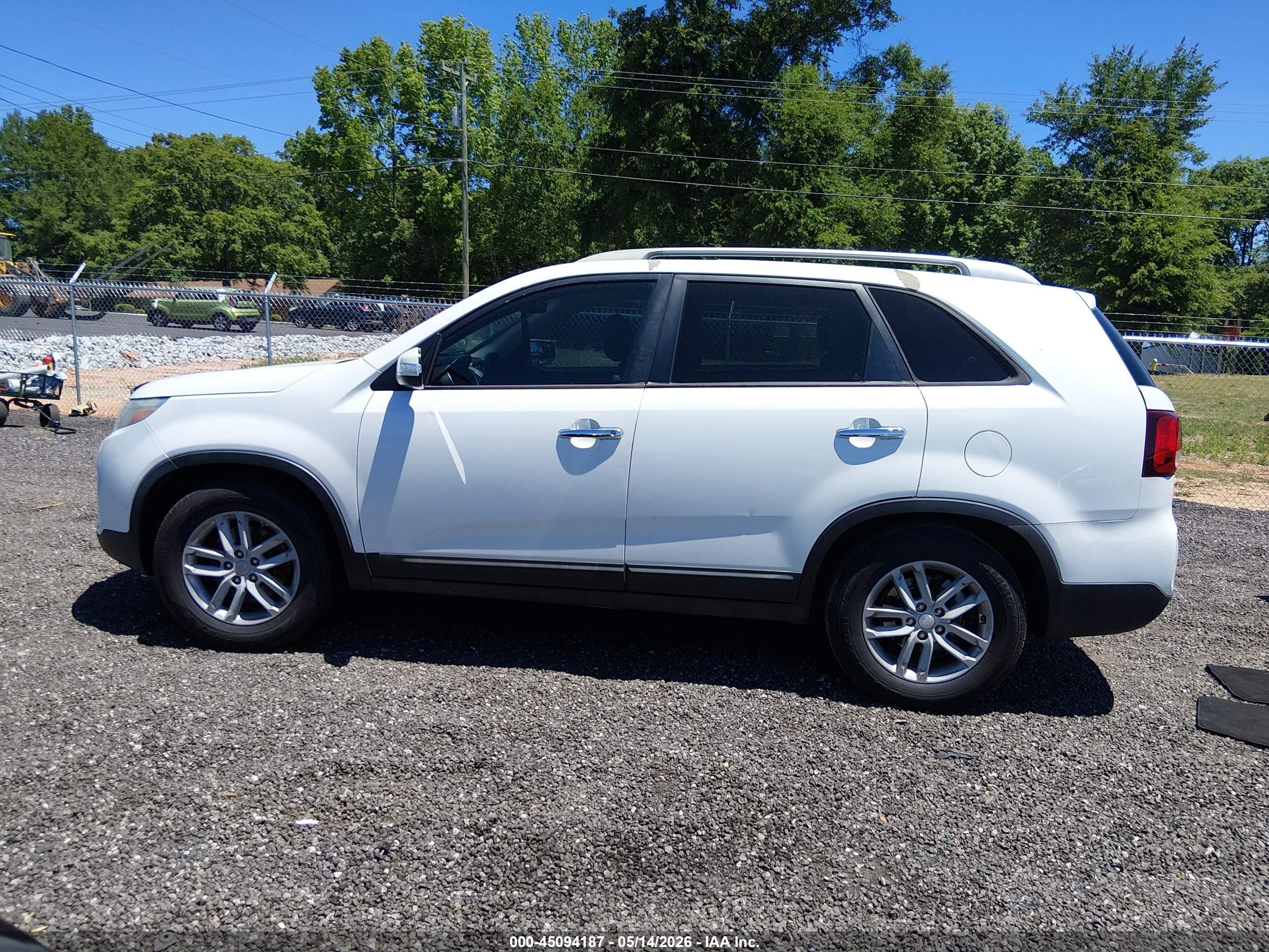 2014 Kia Sorento Lx Белый vin: 5XYKT4A69EG466411