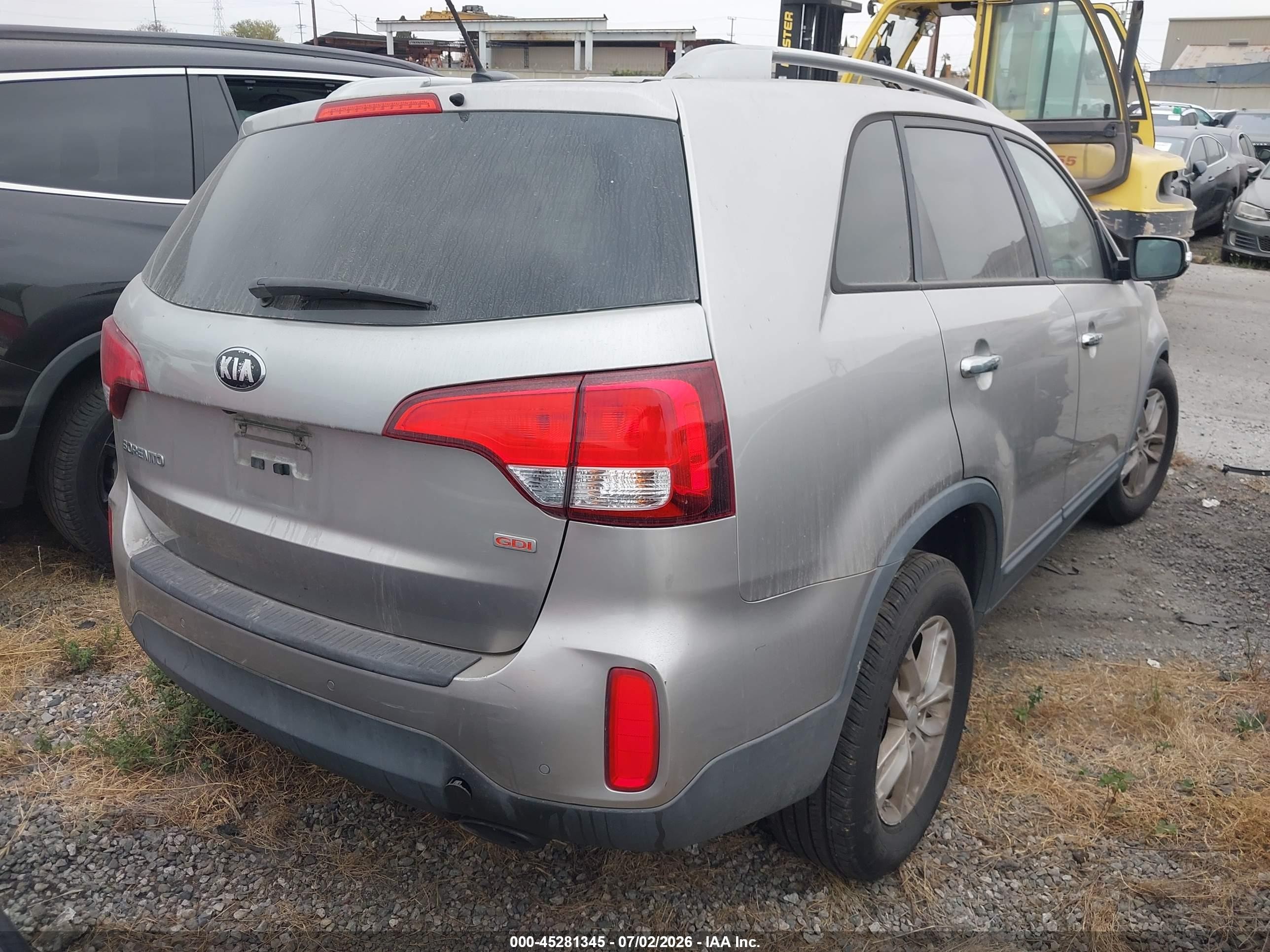 2015 Kia Sorento Lx Silver vin: 5XYKT4A69FG567742