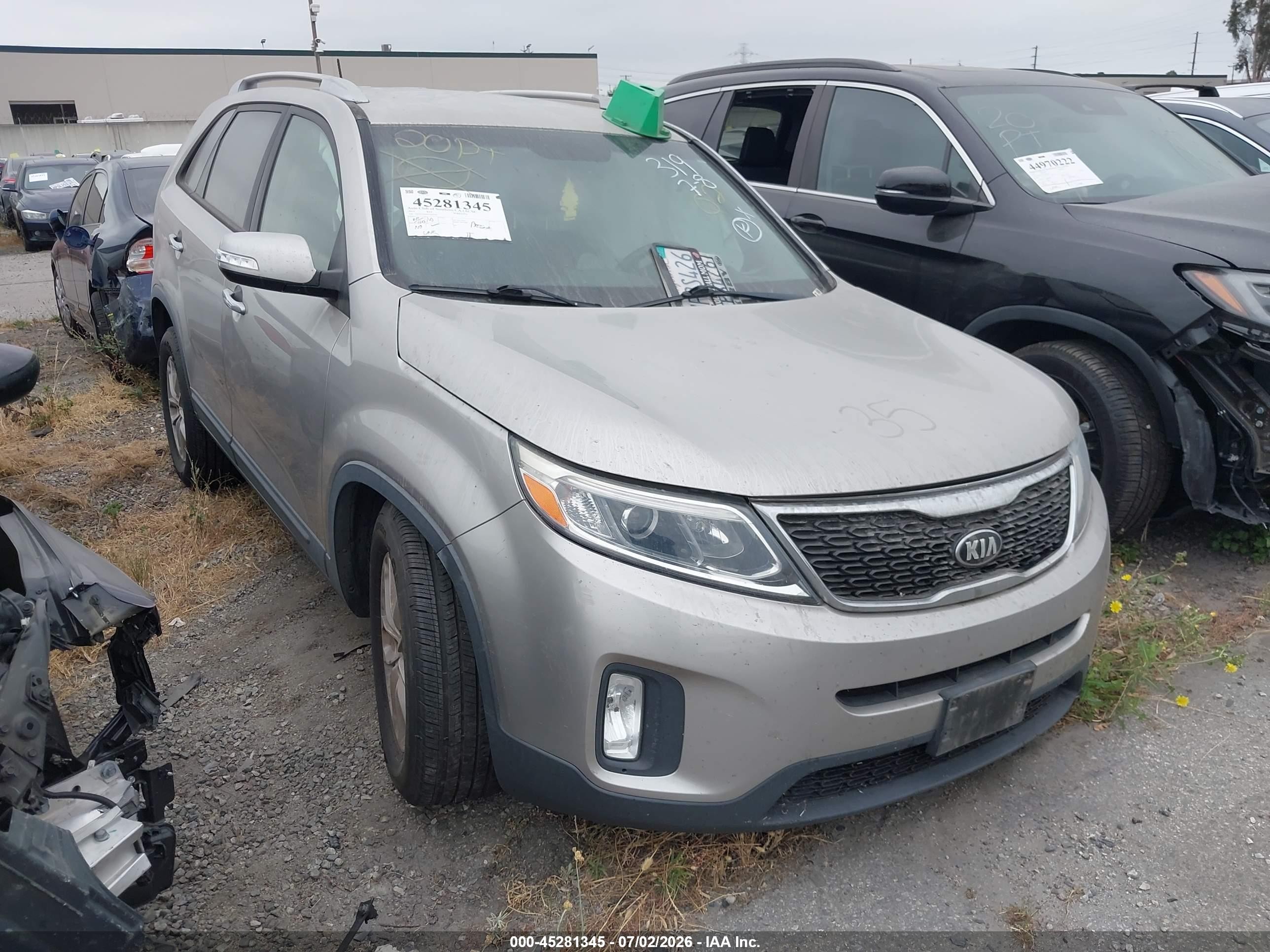 2015 Kia Sorento Lx Silver vin: 5XYKT4A69FG567742