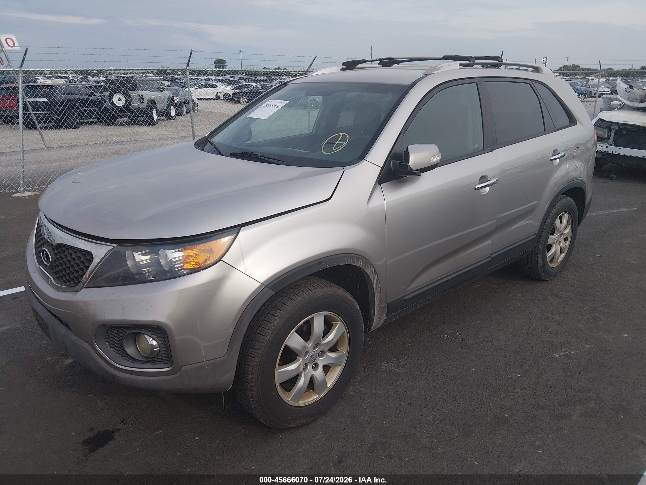 2013 Kia Sorento Lx Бежевый vin: 5XYKT4A6XDG418320