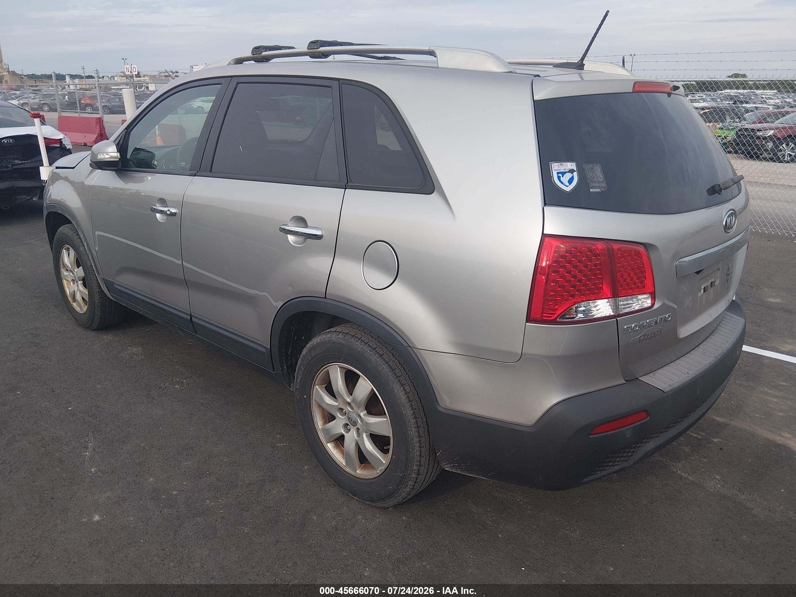 2013 Kia Sorento Lx Бежевый vin: 5XYKT4A6XDG418320