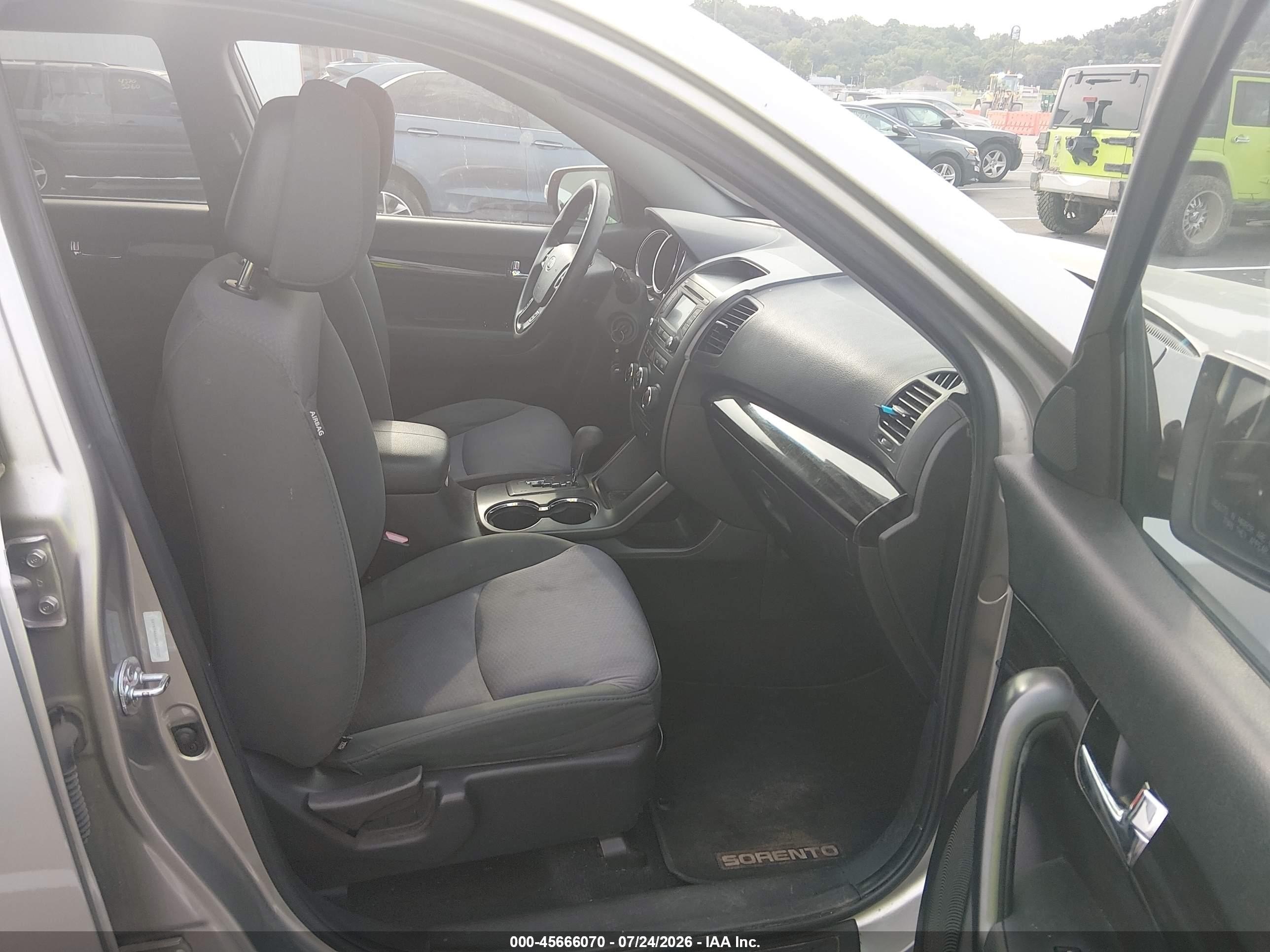 2013 Kia Sorento Lx Бежевый vin: 5XYKT4A6XDG418320