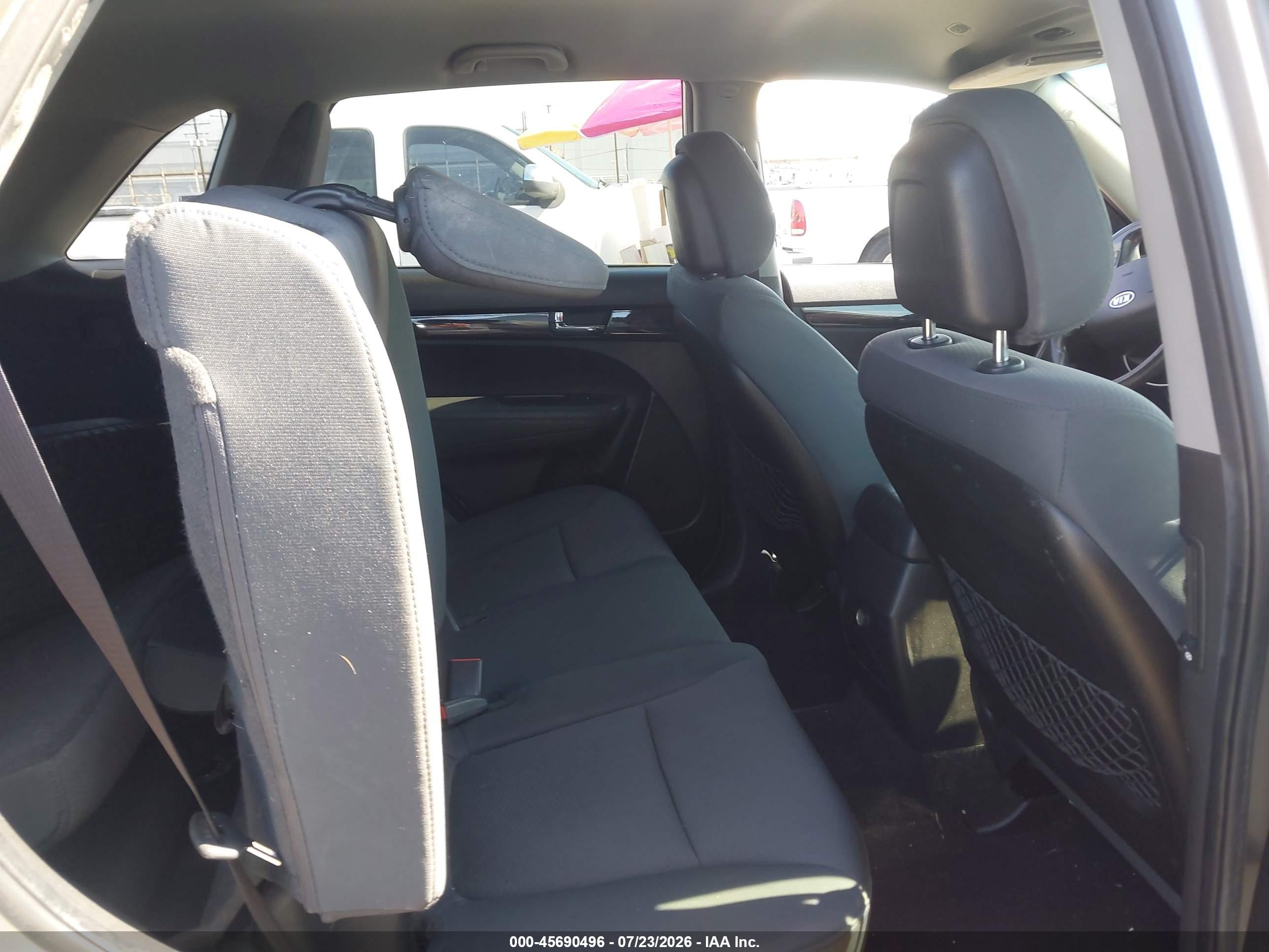 2013 Kia Sorento Lx Silver vin: 5XYKT4A6XDG424439