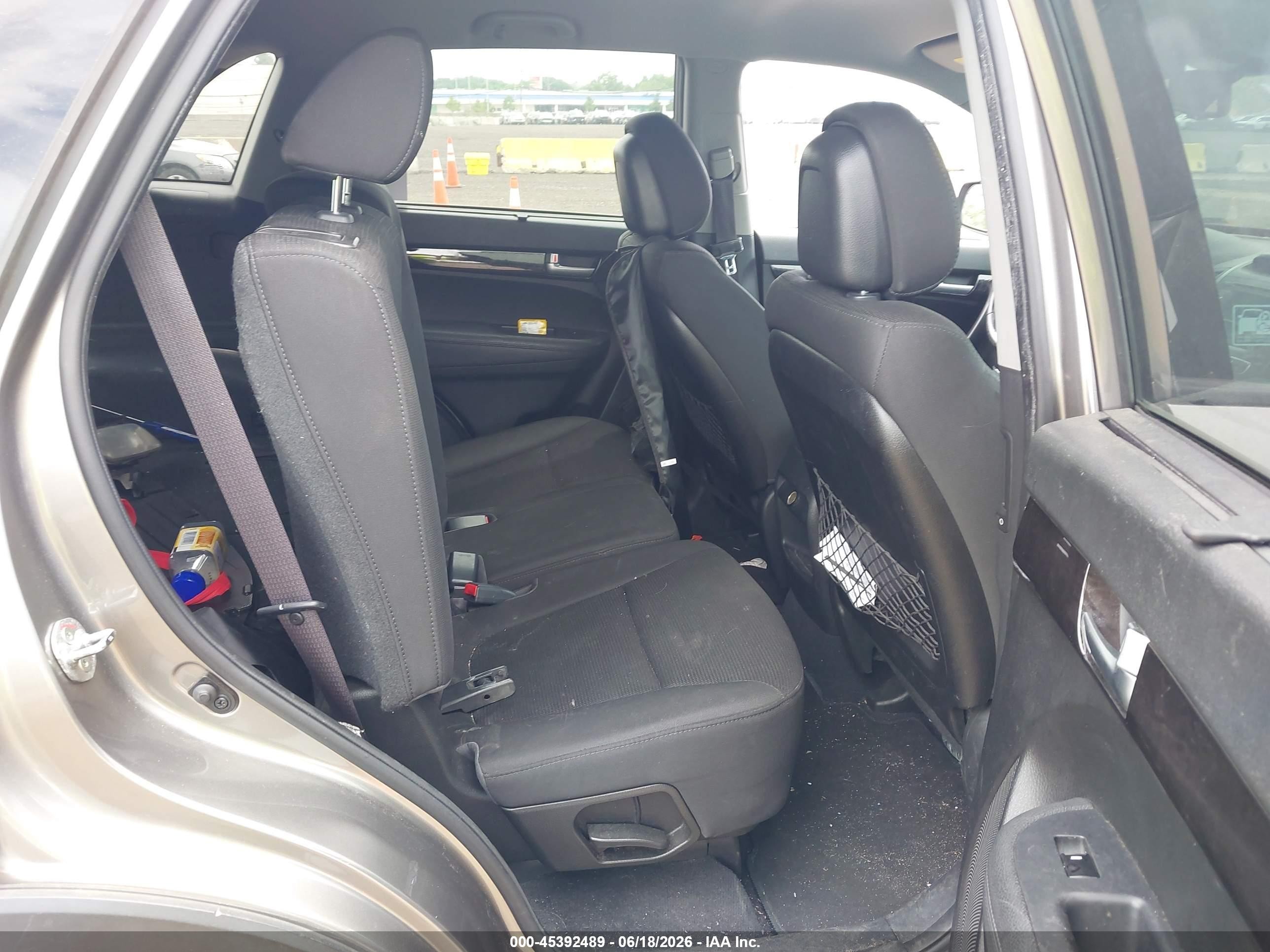 2014 Kia Sorento Lx Silver vin: 5XYKT4A6XEG431909