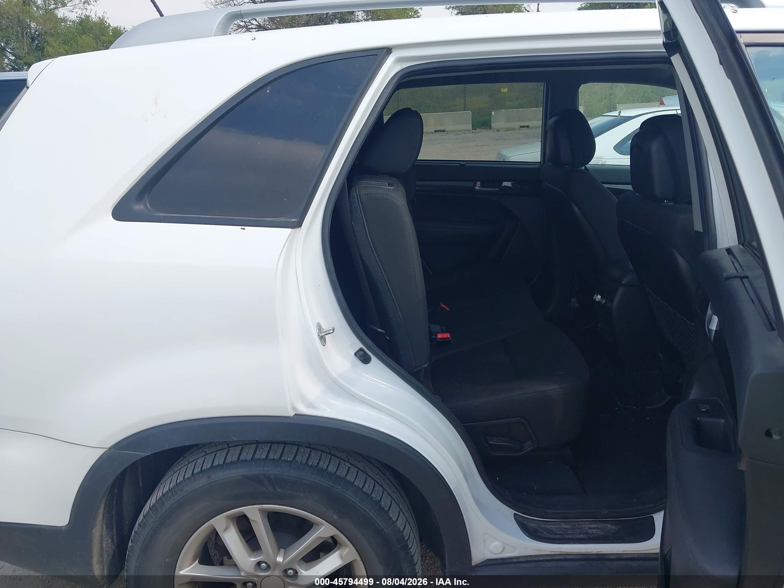 2014 Kia Sorento Lx White vin: 5XYKT4A6XEG485498