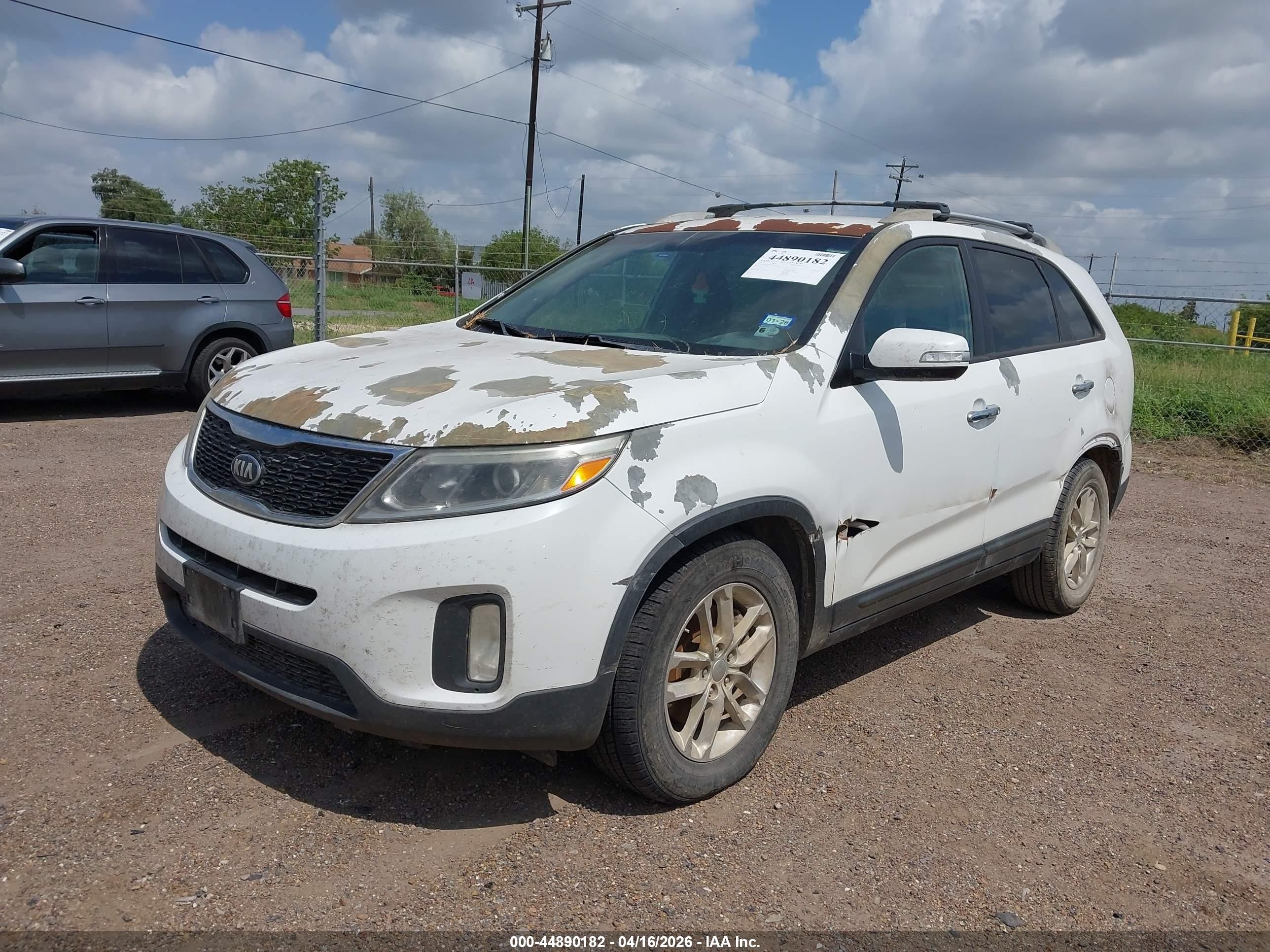 2015 Kia Sorento Lx White vin: 5XYKT4A6XFG603843