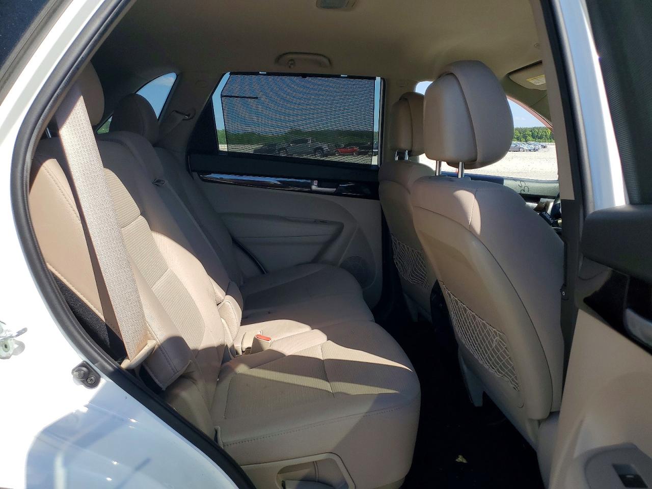 2015 Kia Sorento Lx Белый vin: 5XYKT4A6XFG658633