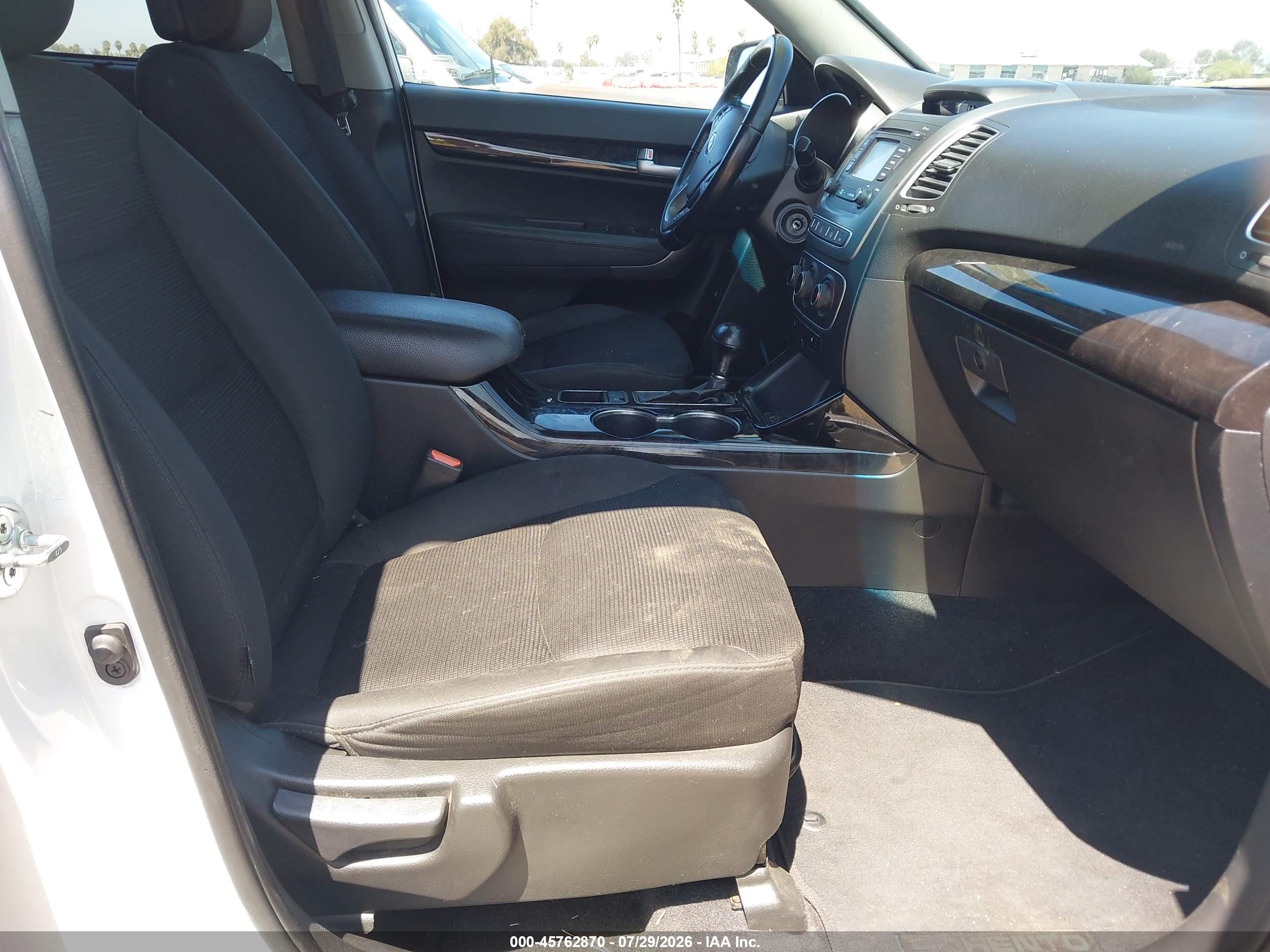 2015 Kia Sorento Lx V6 White vin: 5XYKT4A71FG637632