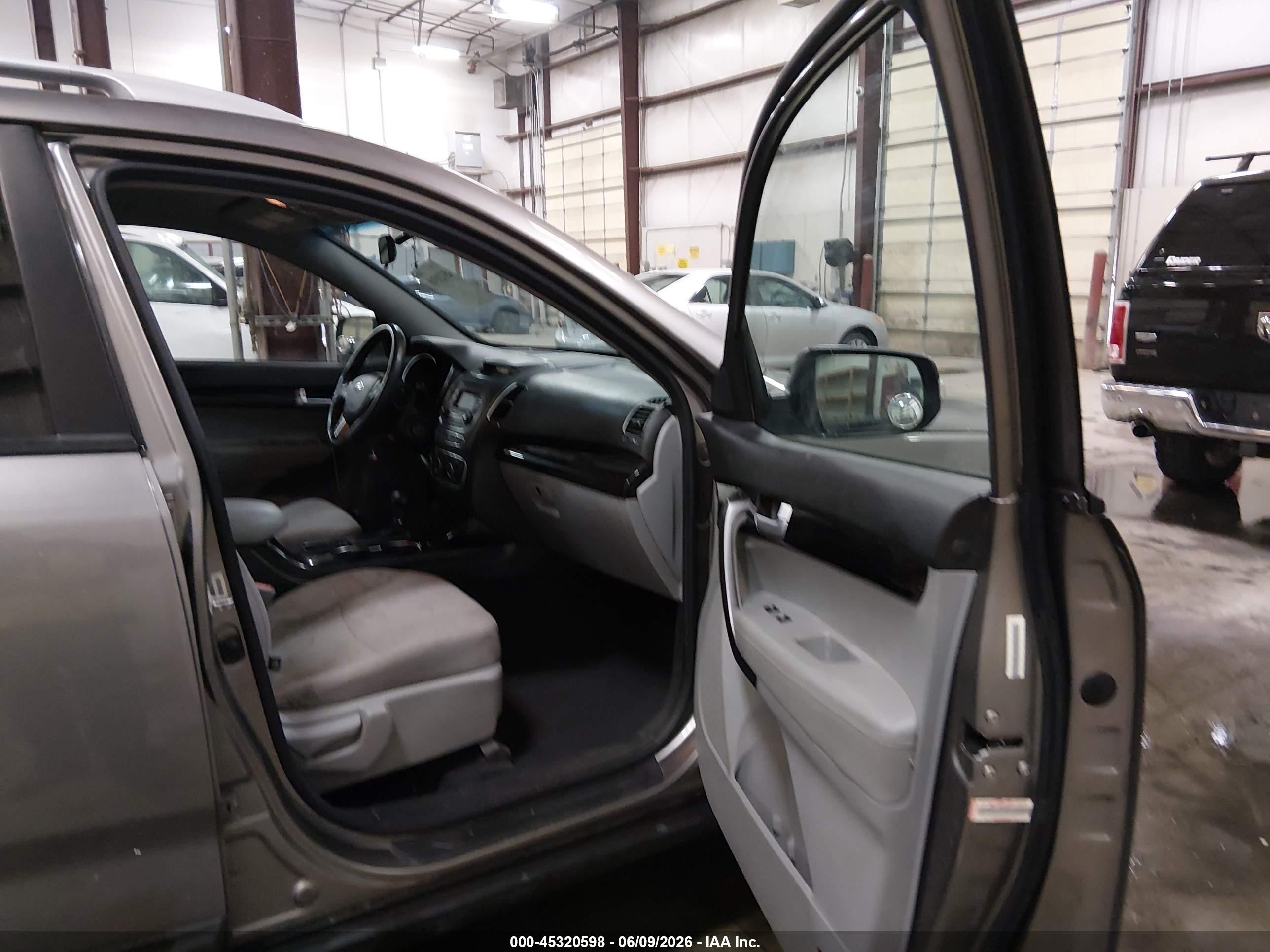 2015 Kia Sorento Lx V6 Gray vin: 5XYKT4A72FG588456