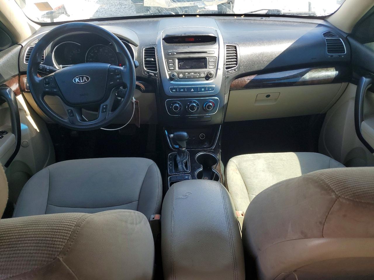 2015 Kia Sorento White vin: 5XYKT4A73FG587560
